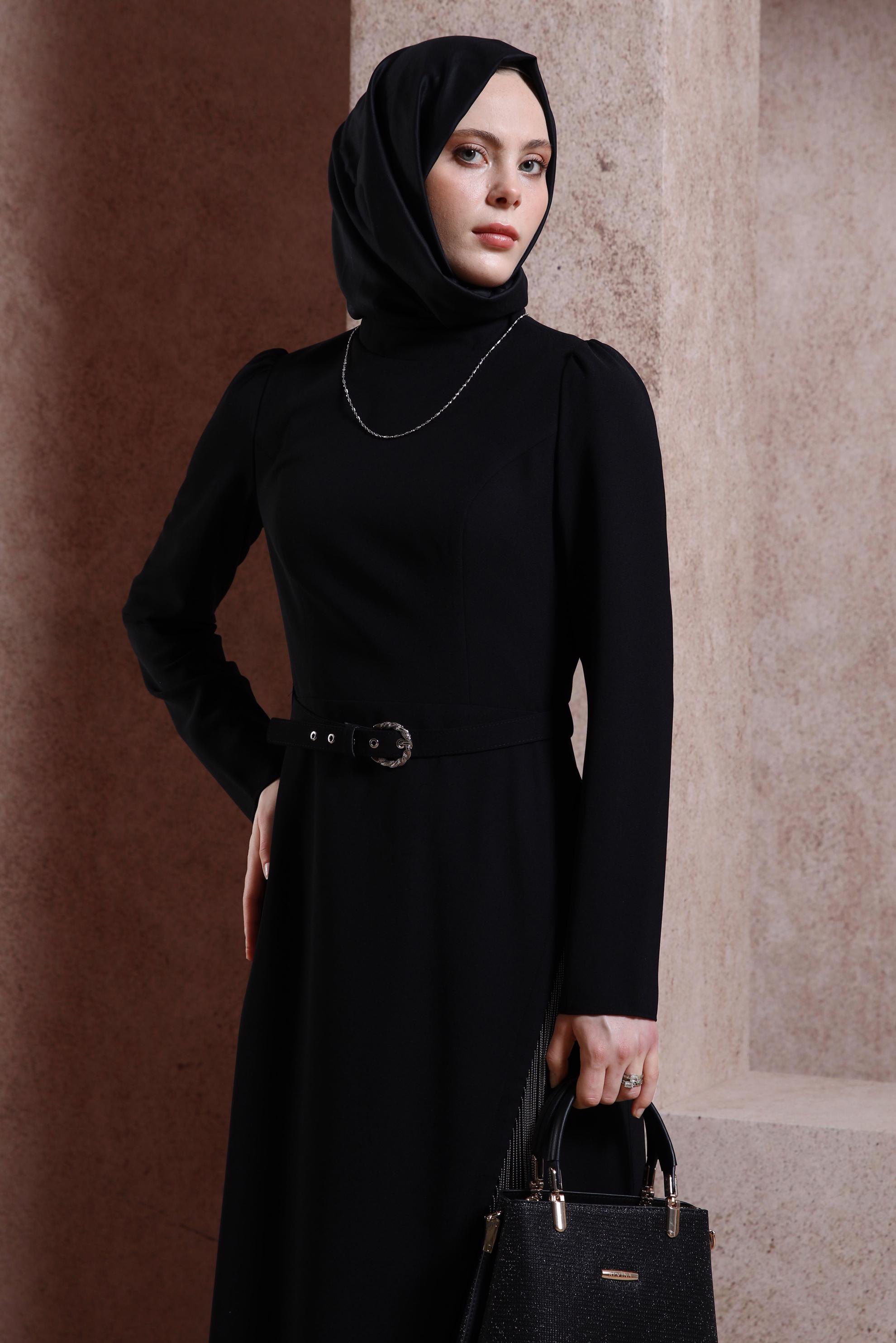 Tesettür giyim SİYAH PÜSKÜL DETAYLI KREP ELBİSE 44180