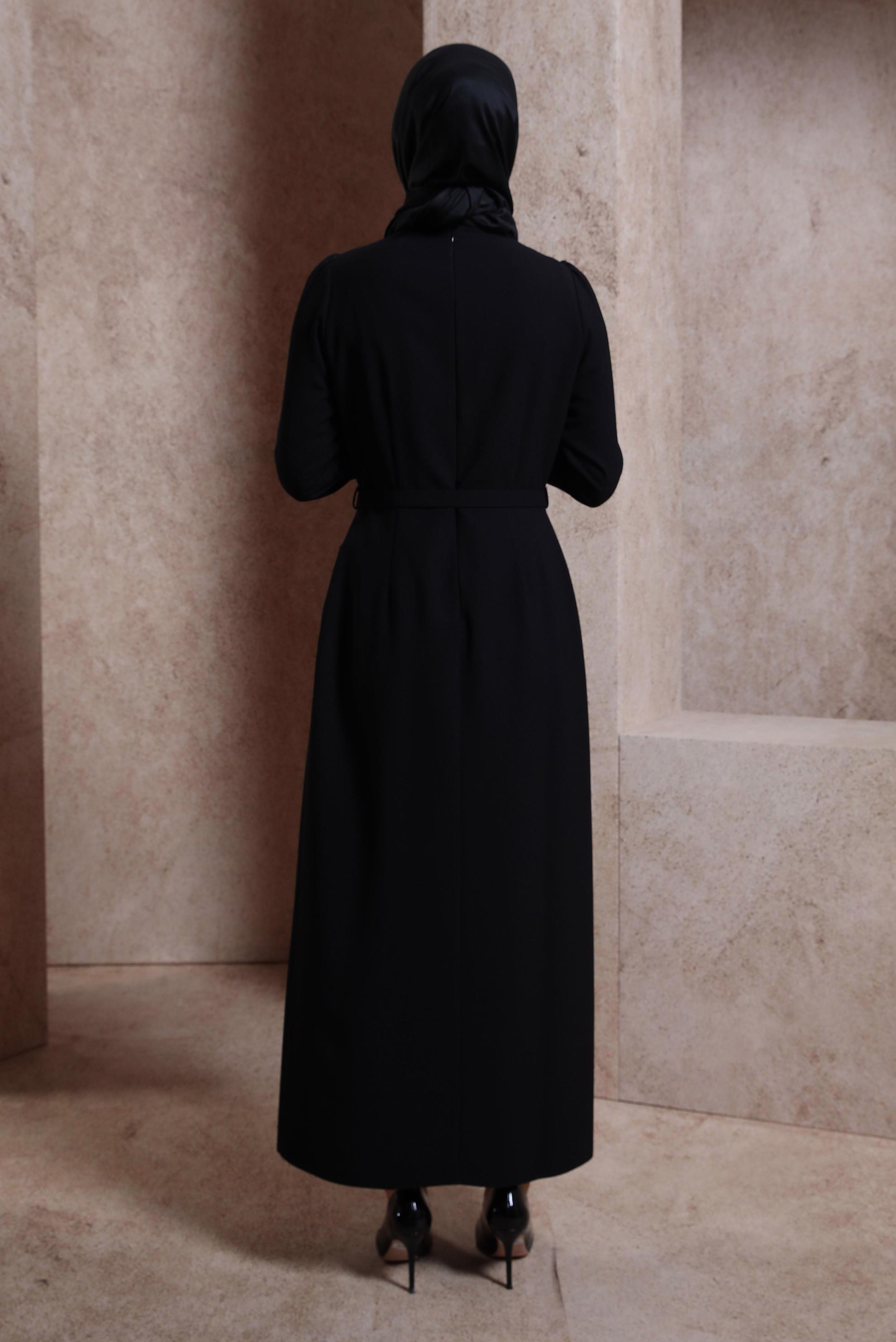 Tesettür giyim SİYAH PÜSKÜL DETAYLI KREP ELBİSE 44180