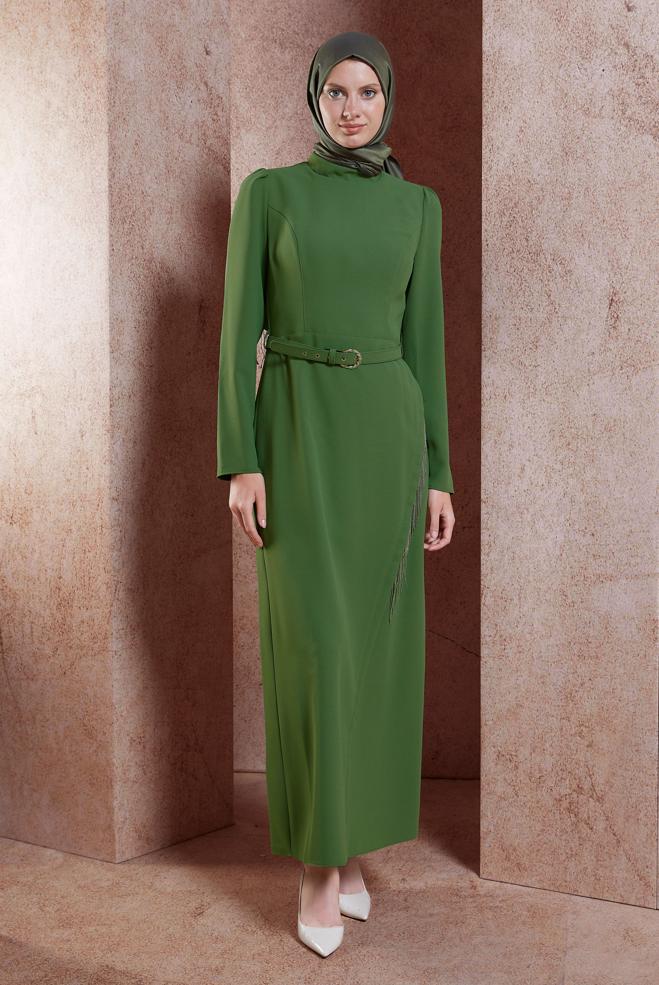 Tesettür giyim HAKİ PÜSKÜL DETAYLI KREP ELBİSE 44180 - ALVİNA