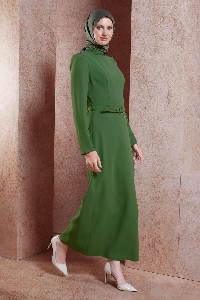 Tesettür giyim HAKİ PÜSKÜL DETAYLI KREP ELBİSE 44180 - ALVİNA