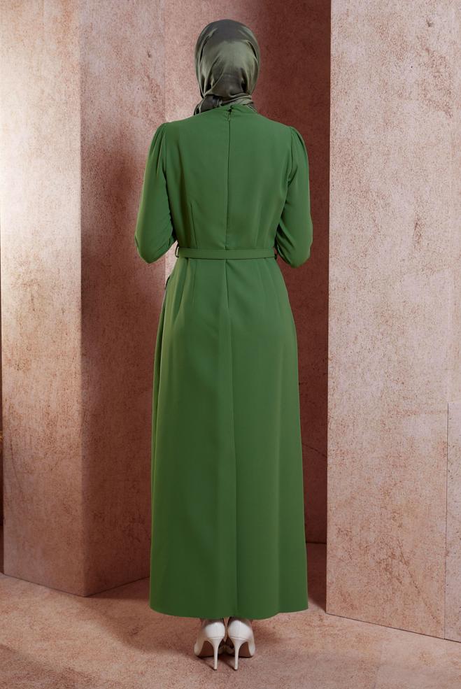 Tesettür giyim HAKİ PÜSKÜL DETAYLI KREP ELBİSE 44180 - ALVİNA