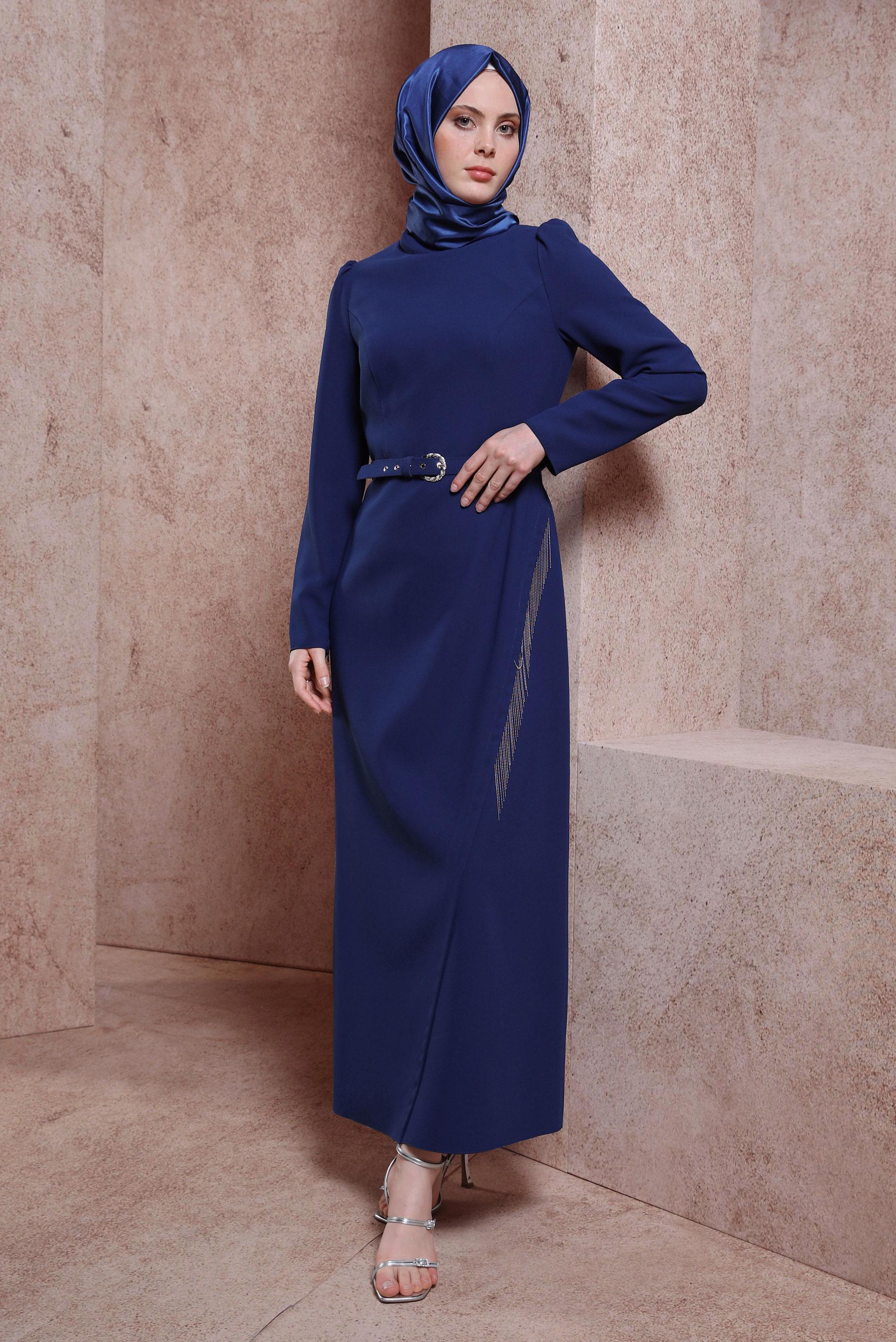 Tesettür giyim LACİVERT PÜSKÜL DETAYLI KREP ELBİSE 44180
