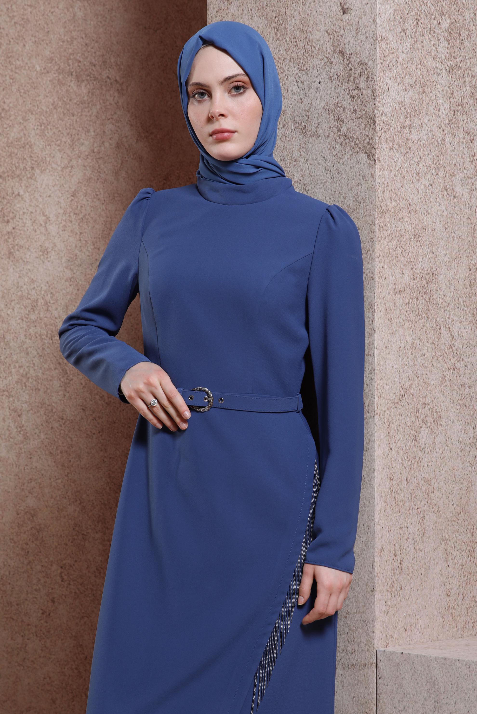 Tesettür giyim LACİVERT PÜSKÜL DETAYLI KREP ELBİSE 44180