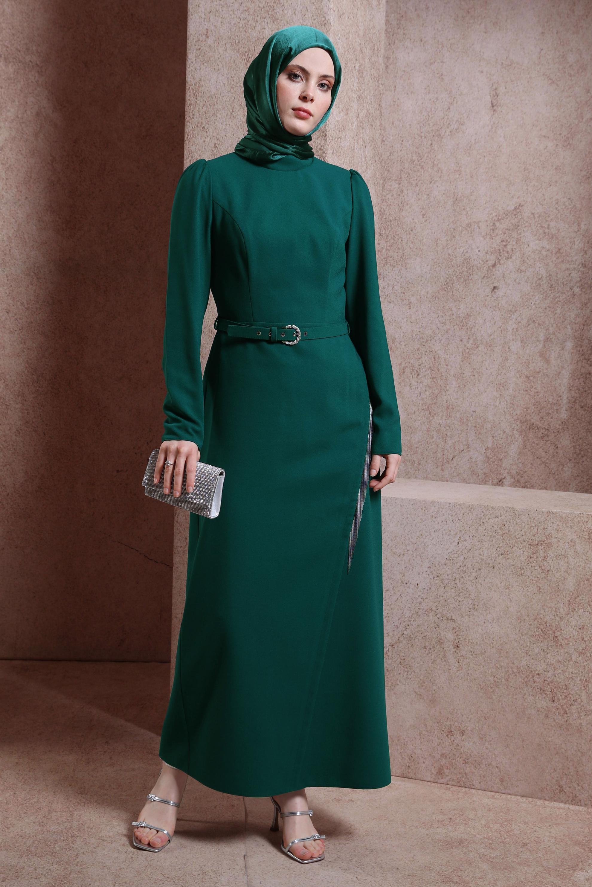 Tesettür giyim YEŞİL PÜSKÜL DETAYLI KREP ELBİSE 44180