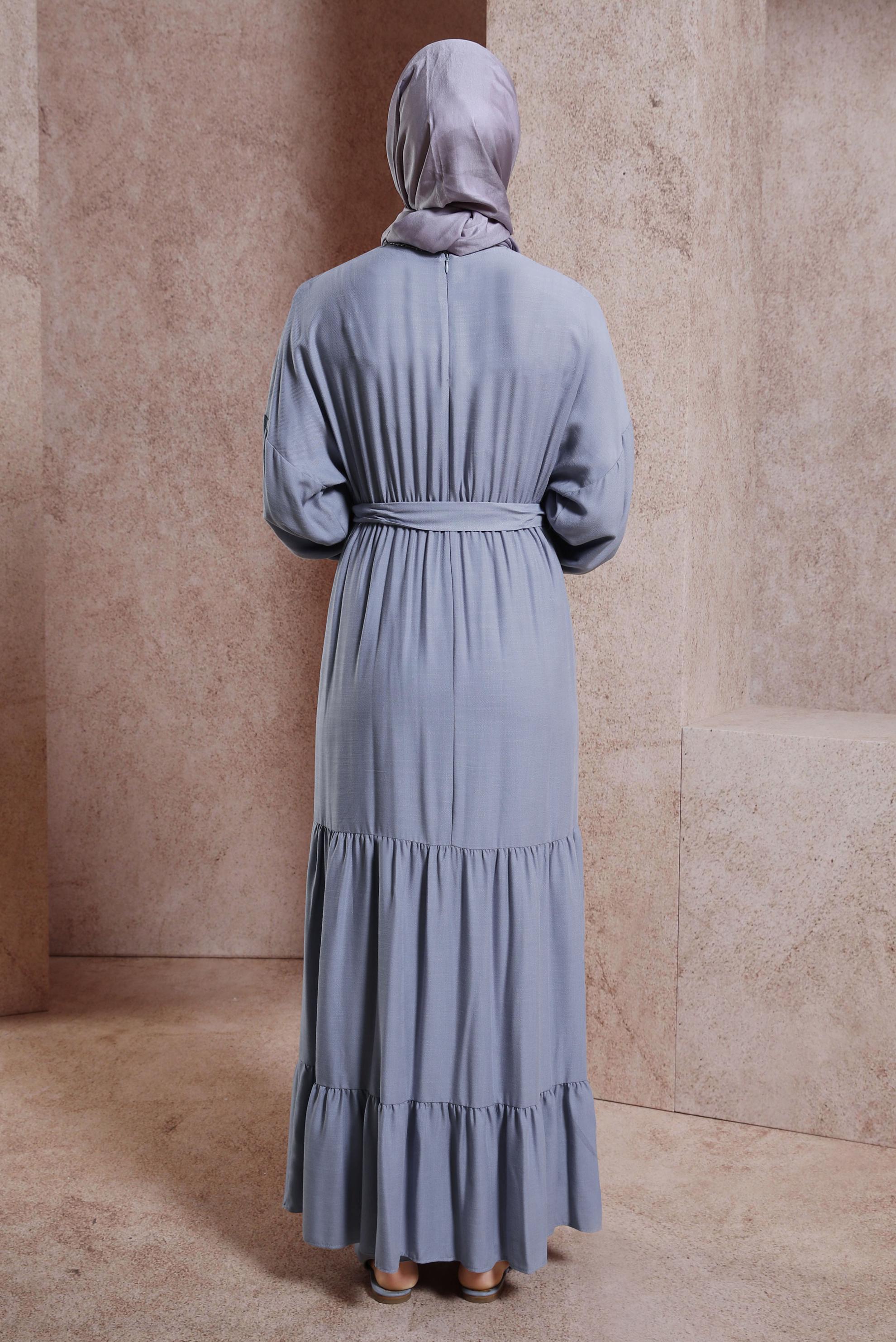 Tesettür giyim GRİ KUŞAKLI ELBİSE 44439