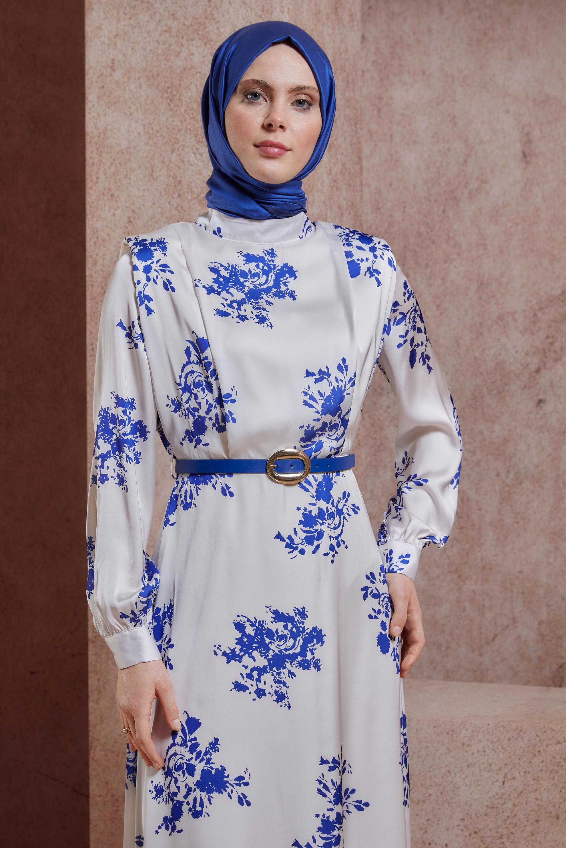 Tesettür giyim BEJ DESENLİ SATEN ELBİSE 44507