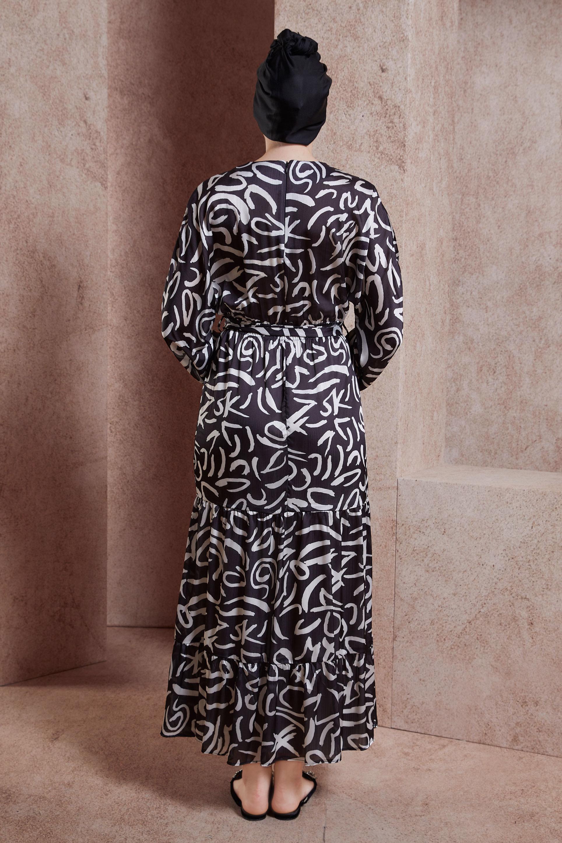 Tesettür giyim SİYAH KUŞAKLI DESENLİ ELBİSE 44509