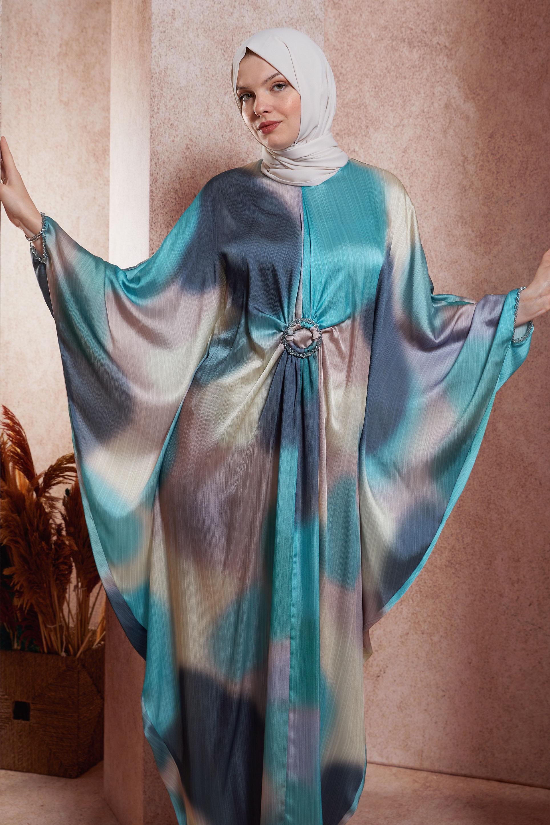 Tesettür giyim PUDRA YARASA KOL YORYO SATEN ELBİSE 44511