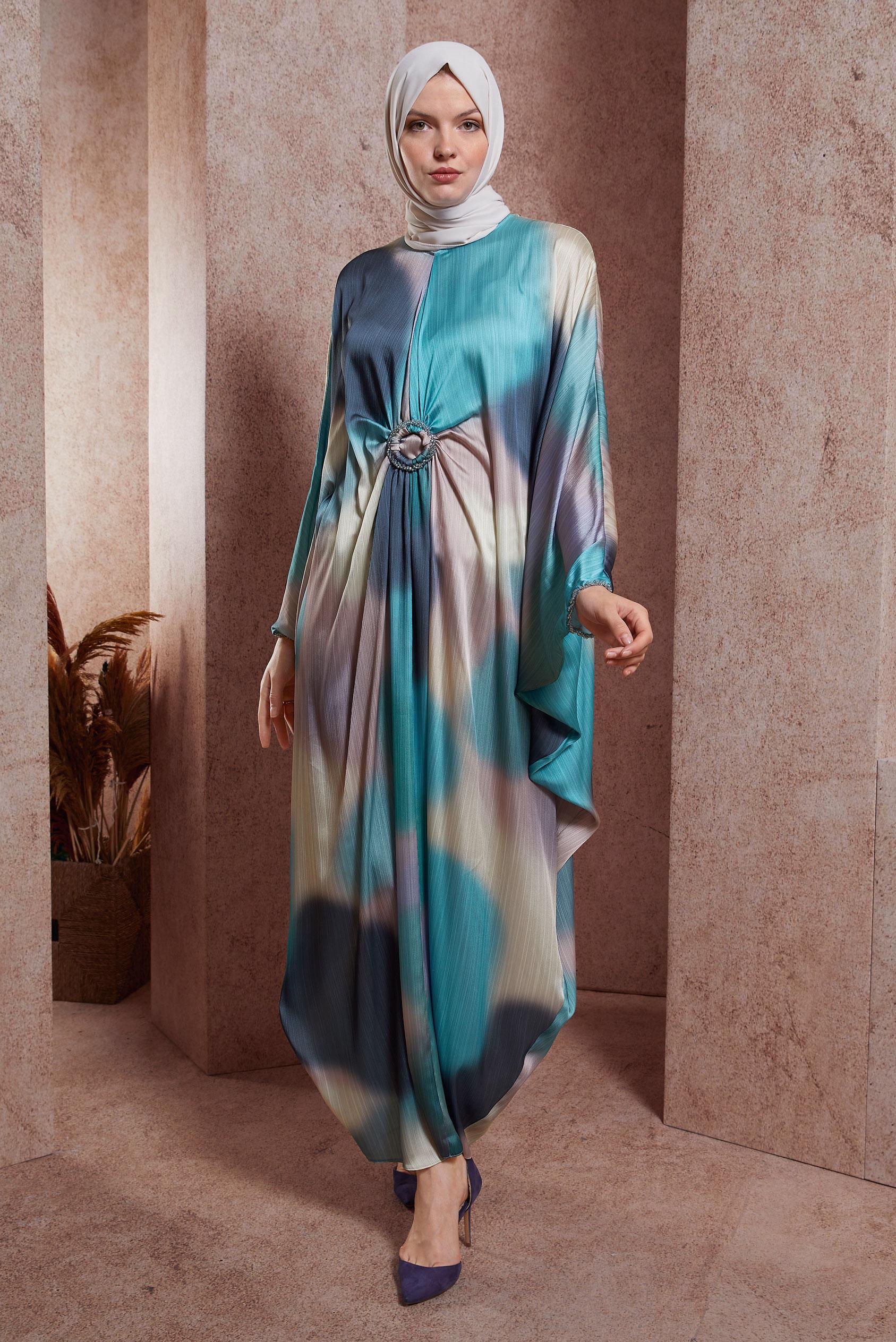 Tesettür giyim PUDRA YARASA KOL YORYO SATEN ELBİSE 44511