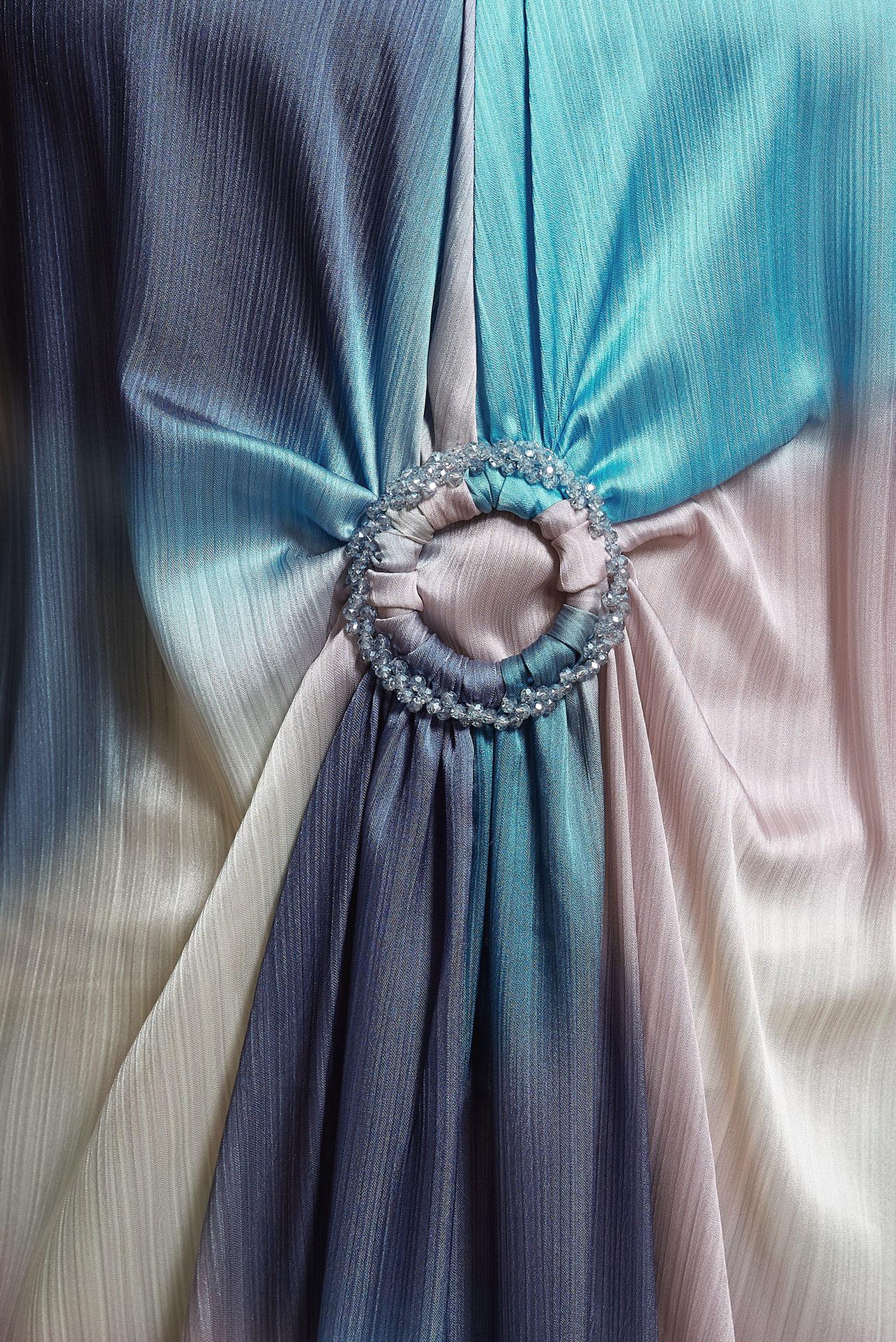 Tesettür giyim PUDRA YARASA KOL YORYO SATEN ELBİSE 44511