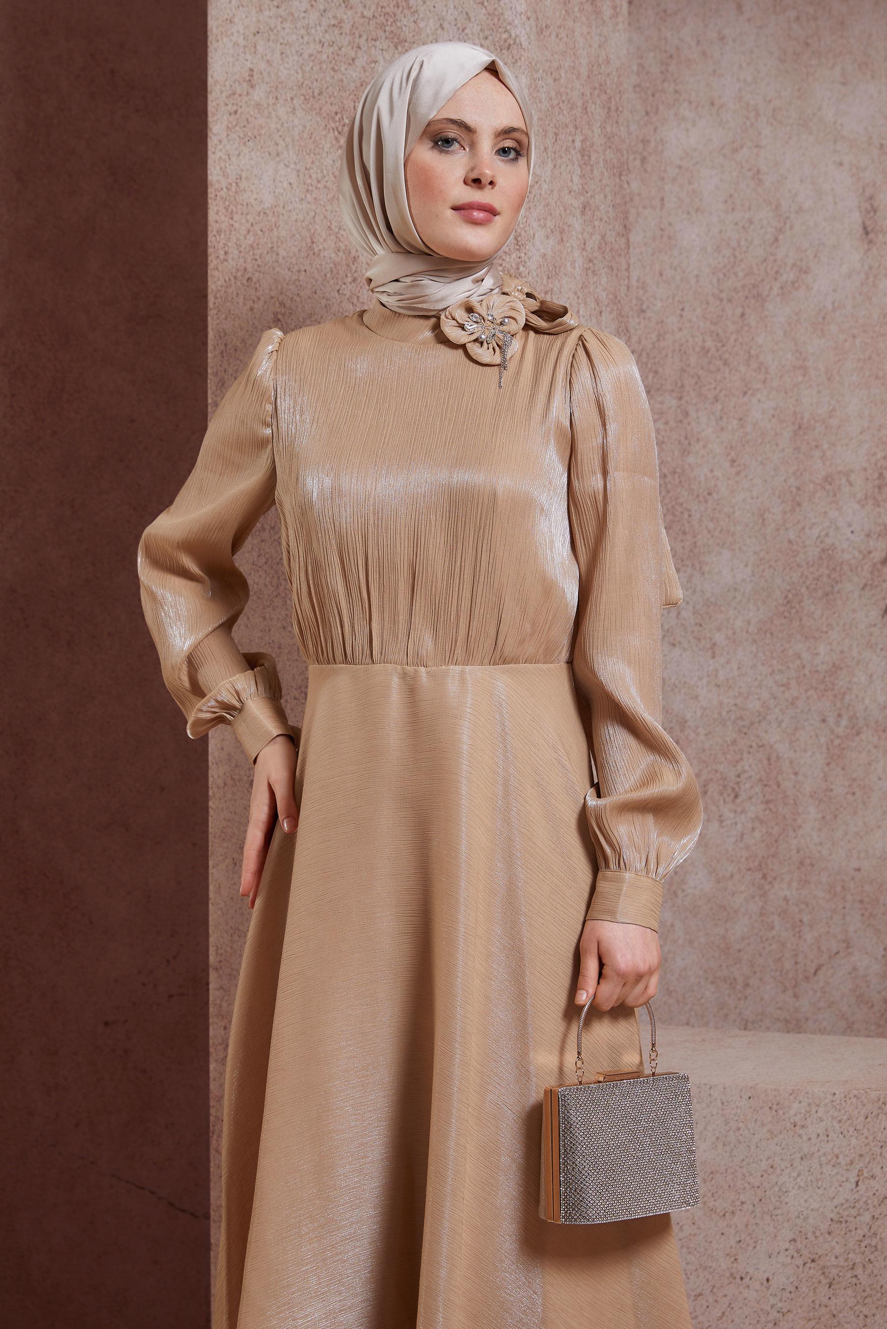 Tesettür giyim ALTIN TAŞ DETAYLI ELBİSE 44545