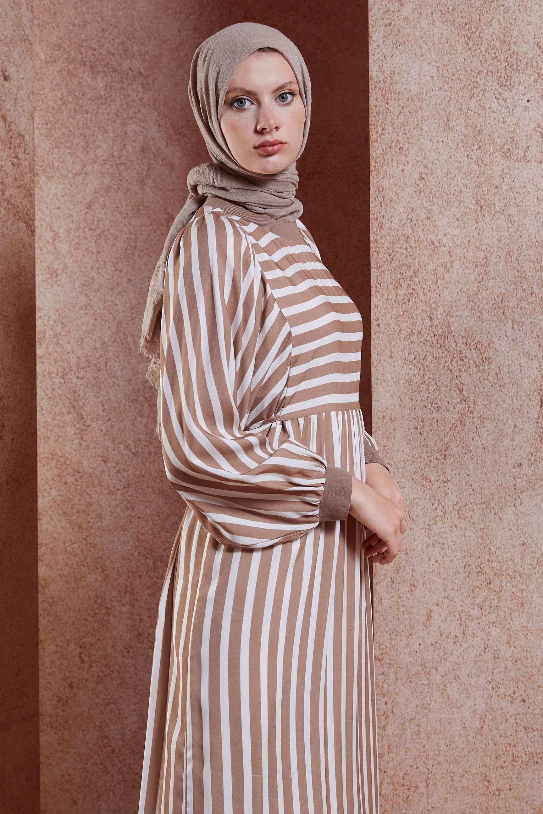 Tesettür giyim KAHVE ÇİZGİLİ BALON KOL ELBİSE 44546