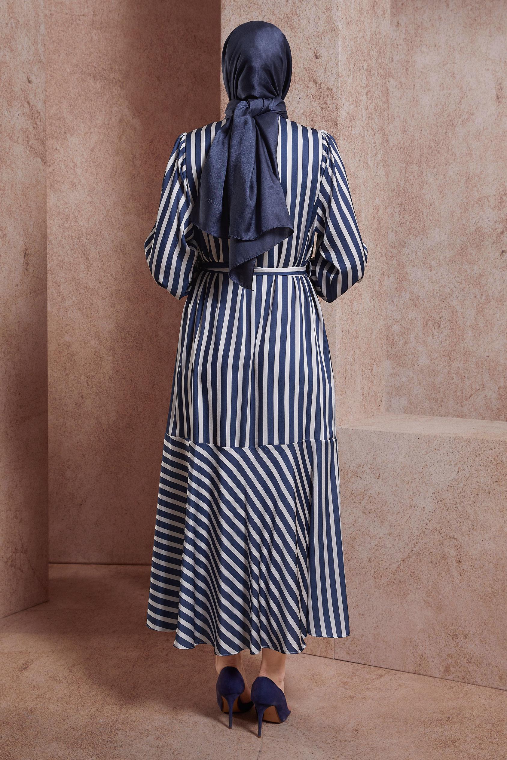 Tesettür giyim LACİVERT KUŞAKLI ÇİZGİLİ ELBİSE 44548