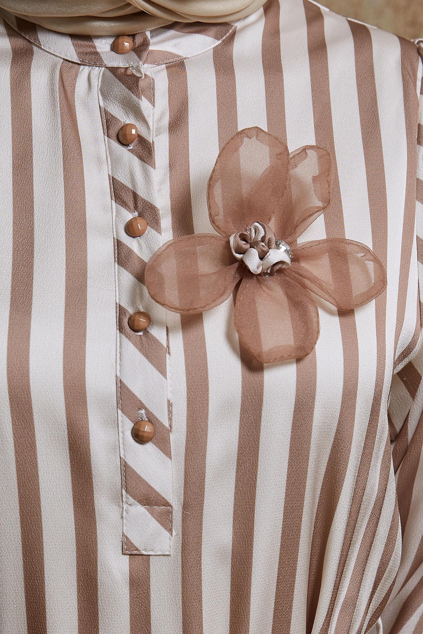 Tesettür giyim BEJ KUŞAKLI ÇİZGİLİ ELBİSE 44548