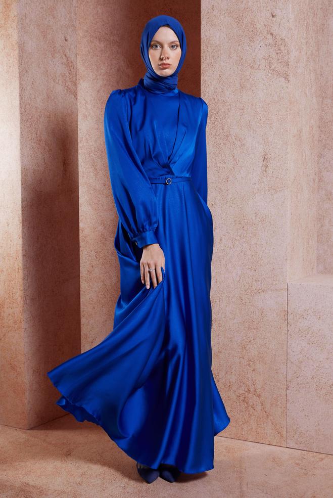 Tesettür giyim LACİVERT KEMERLİ SATEN DOKULU ELBİSE 44556 - ALVİNA