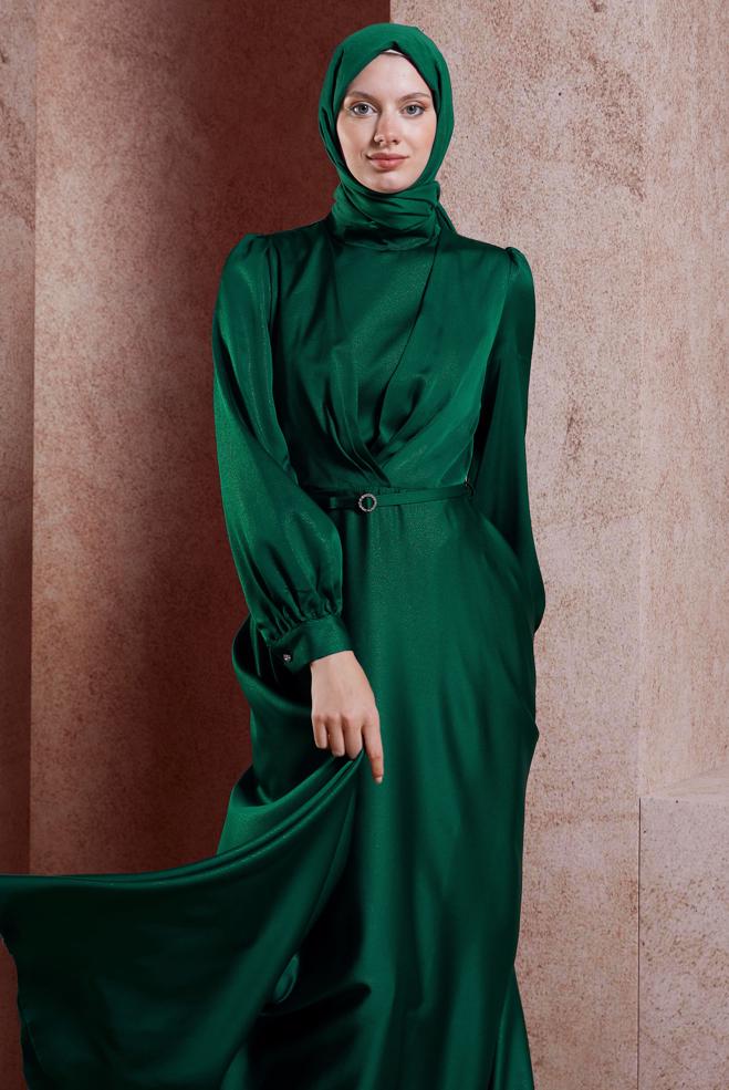 Tesettür giyim YEŞİL KEMERLİ SATEN DOKULU ELBİSE 44556 - ALVİNA