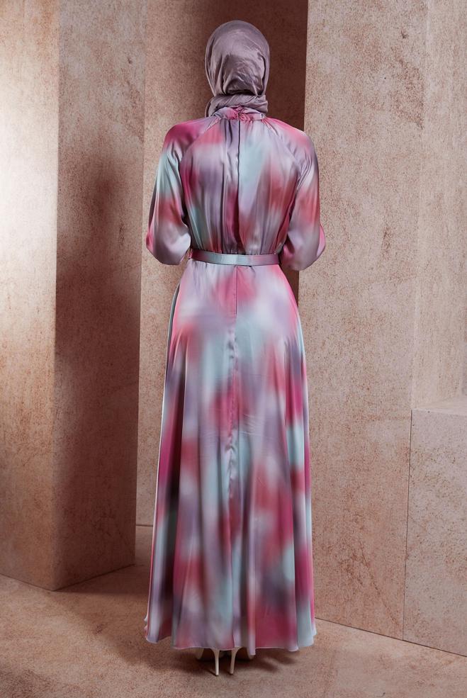 Tesettür giyim FUŞYA KEMERLİ DESENLİ ŞİFON SATEN ELBİSE 44562 - ALVİNA