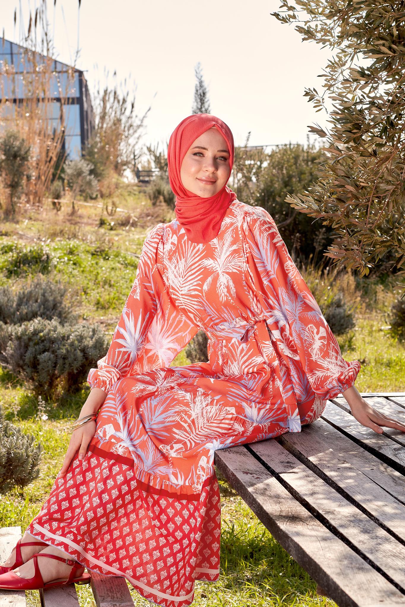 Tesettür giyim MERCAN KUŞAKLI DESENLİ ELBİSE 44578