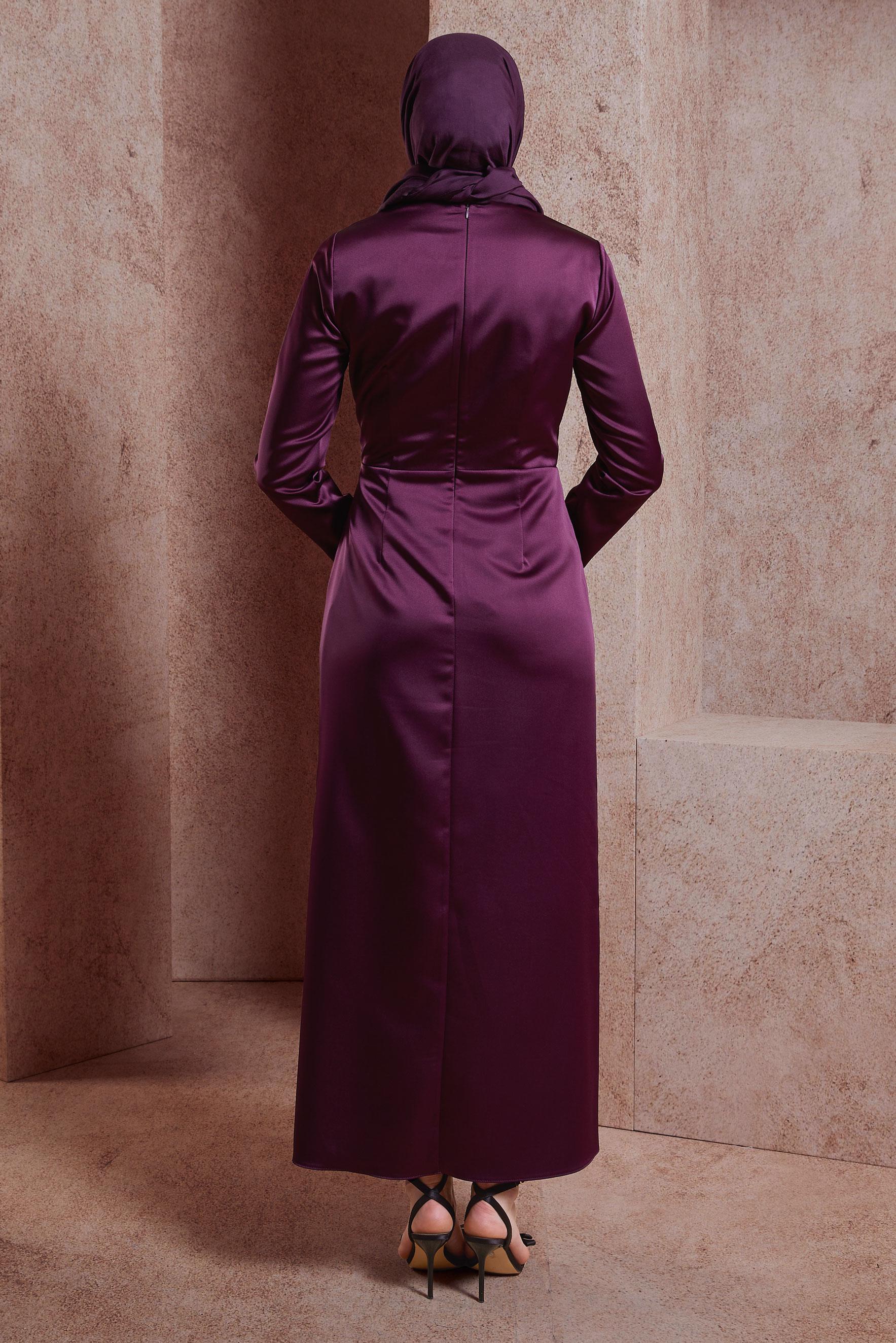 Tesettür giyim MÜRDÜM ÇİÇEK DETAYLI SATEN ELBİSE 44579