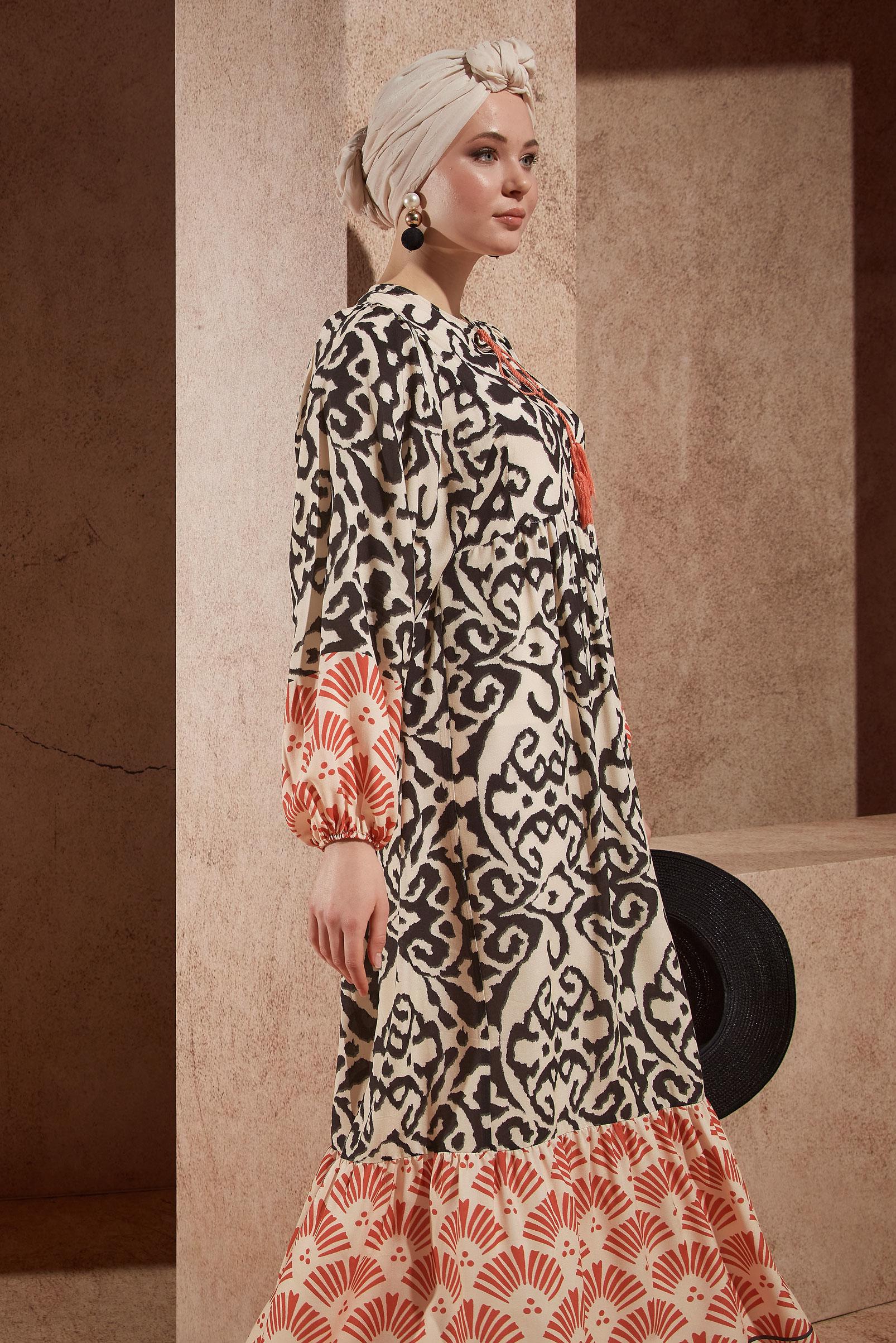 Tesettür giyim SİYAH DESENLİ VİSKON ELBİSE 44599