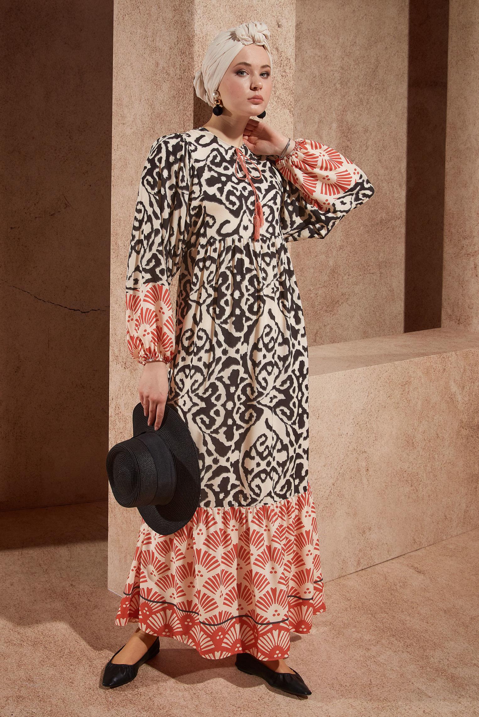 Tesettür giyim SİYAH DESENLİ VİSKON ELBİSE 44599