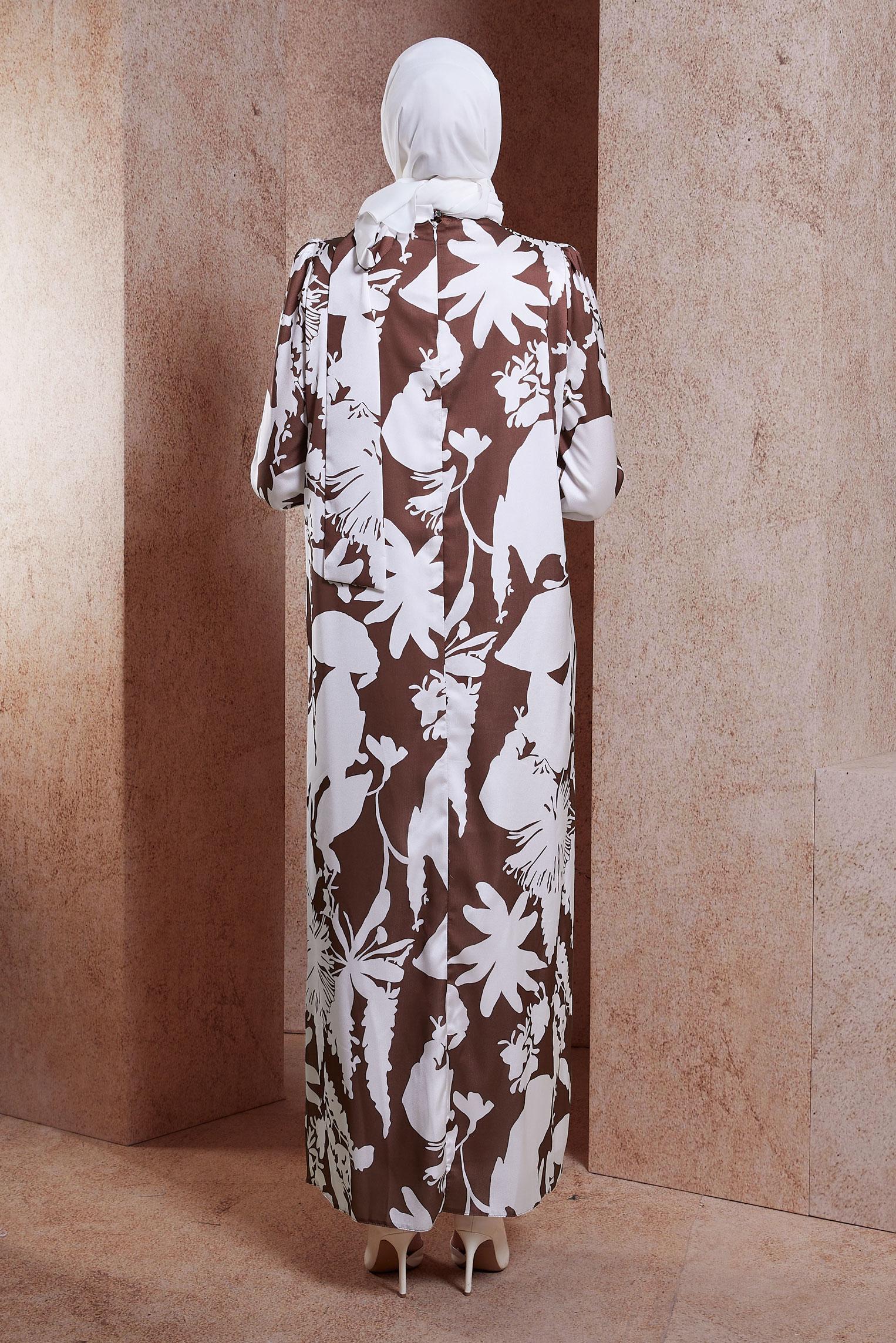 Tesettür giyim KAHVE DESENLİ SATEN TESETTÜR ELBİSE 44606