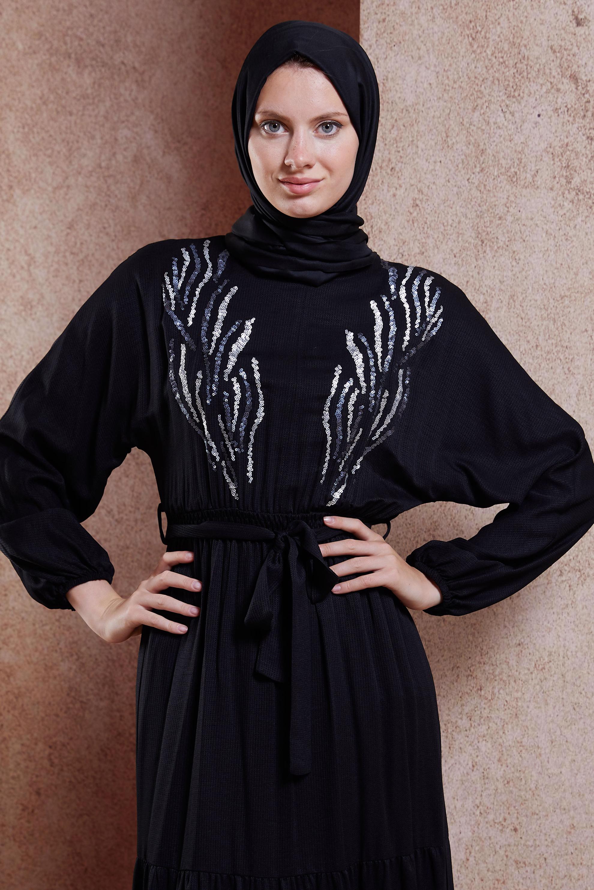 Tesettür giyim SİYAH KUŞAKLI VİSKON ELBİSE 44662