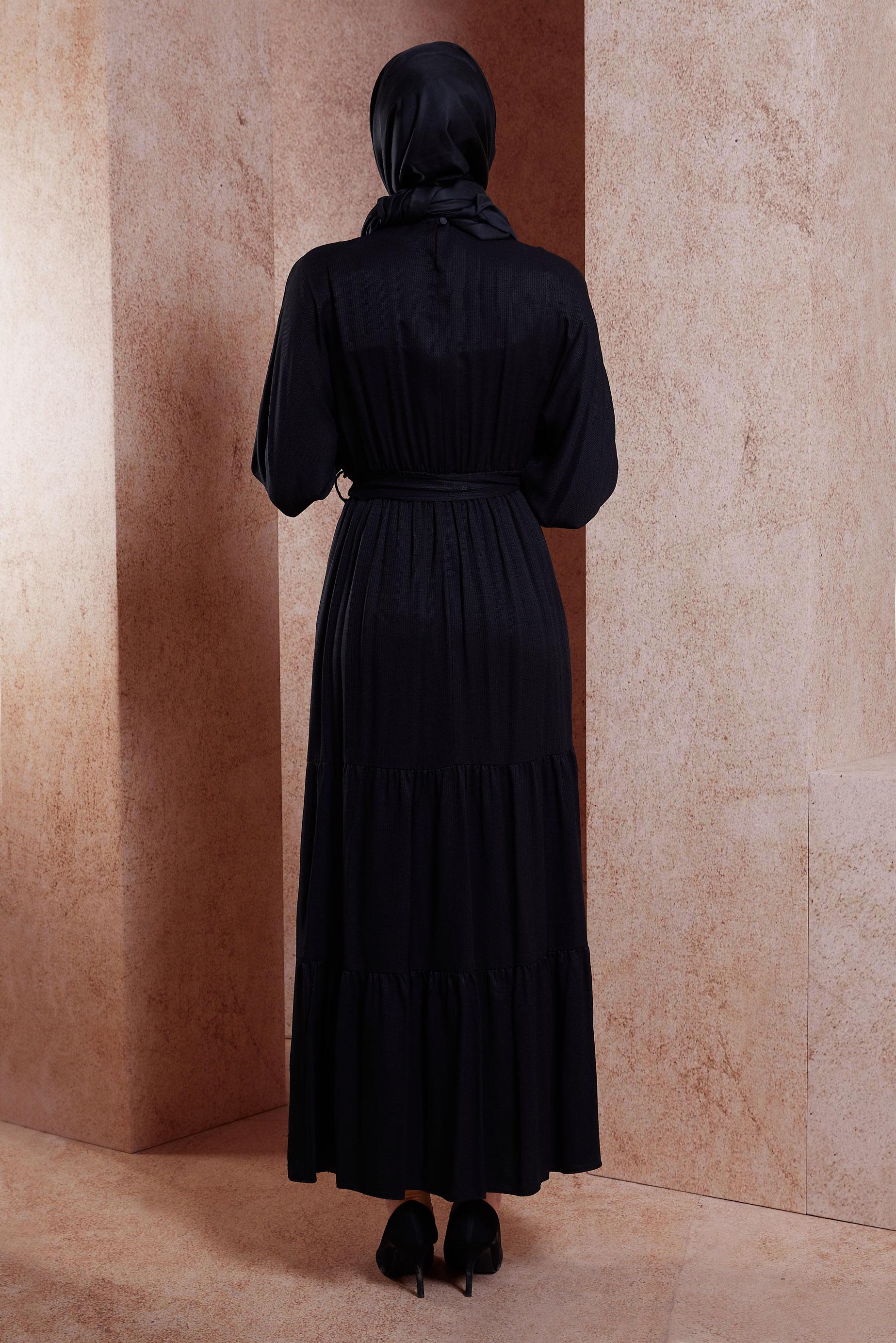 Tesettür giyim SİYAH KUŞAKLI VİSKON ELBİSE 44662