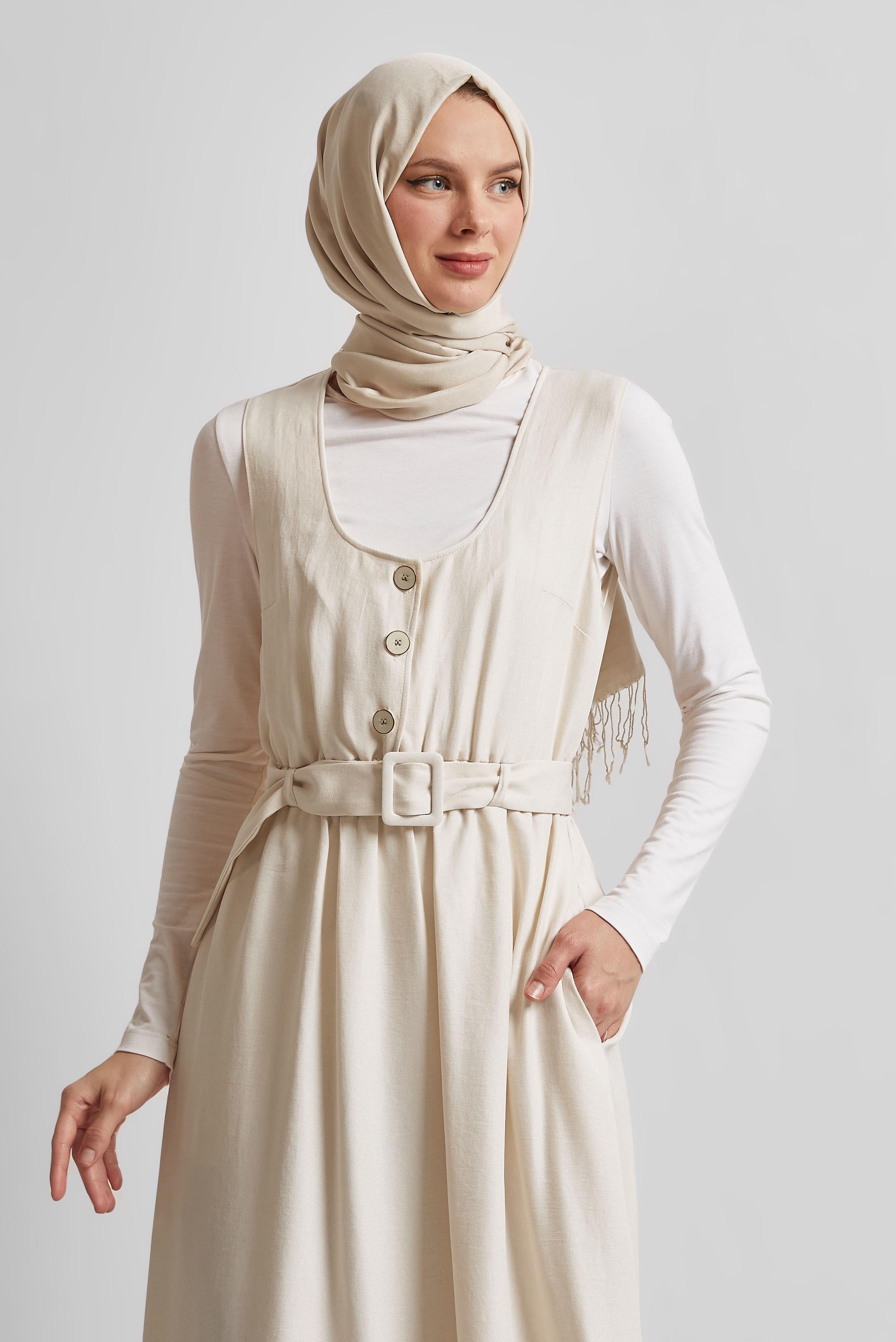 Tesettür giyim EKRU KEMERLİ JİLE ELBİSE 44668