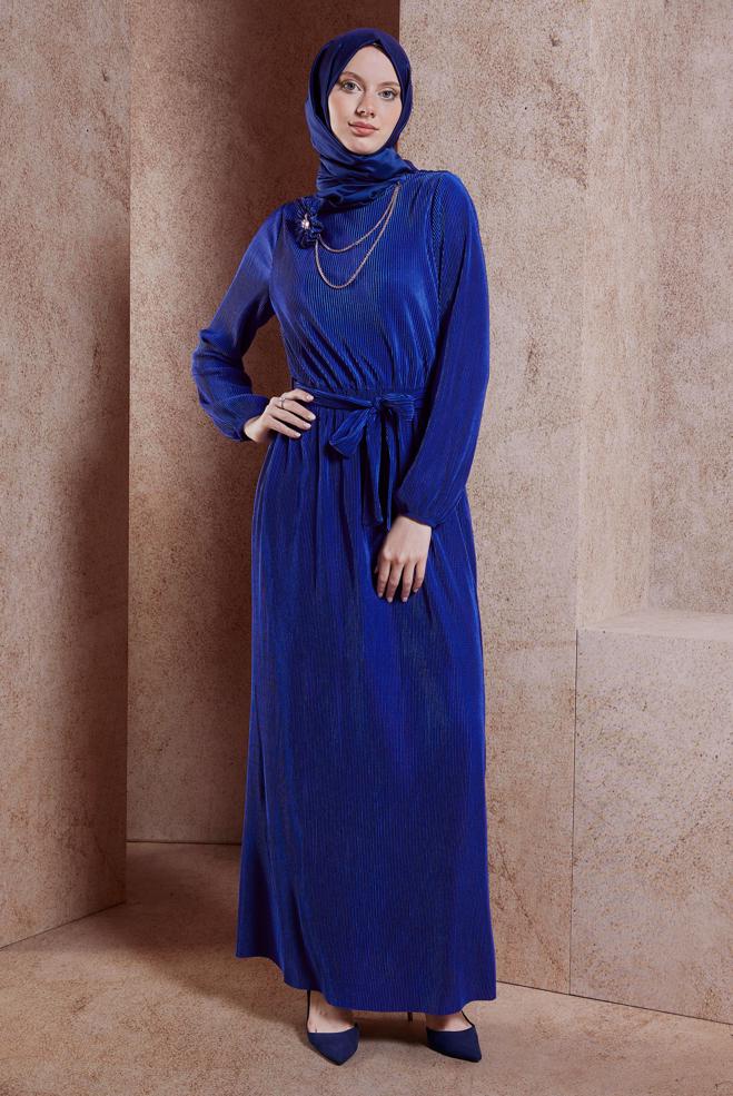 Tesettür giyim LACİVERT KUŞAKLI PİLİSELİ ELBİSE 44697 - ALVİNA