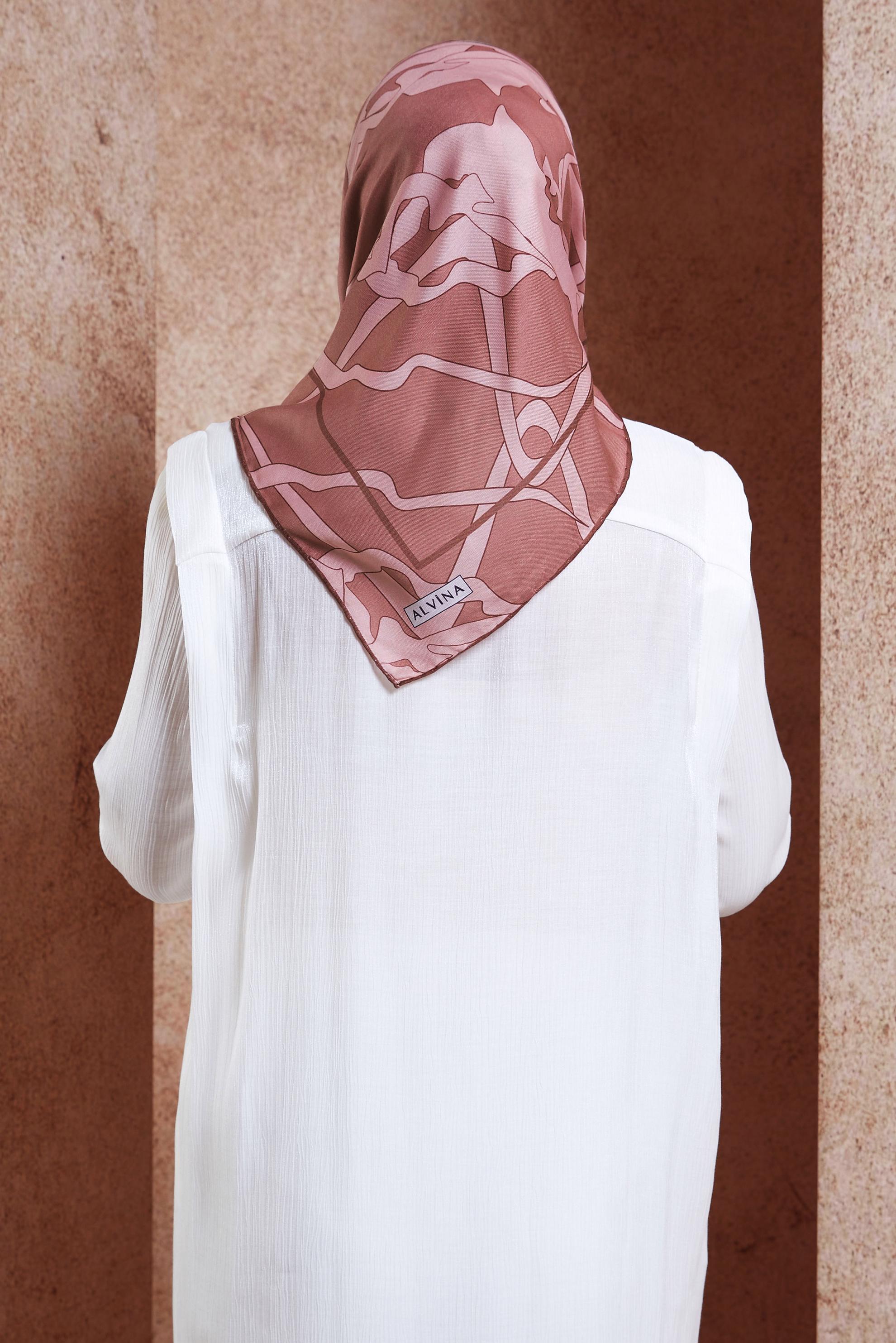 Tesettür giyim PEMBE ALVİNA DESENLİ EŞARP 7975