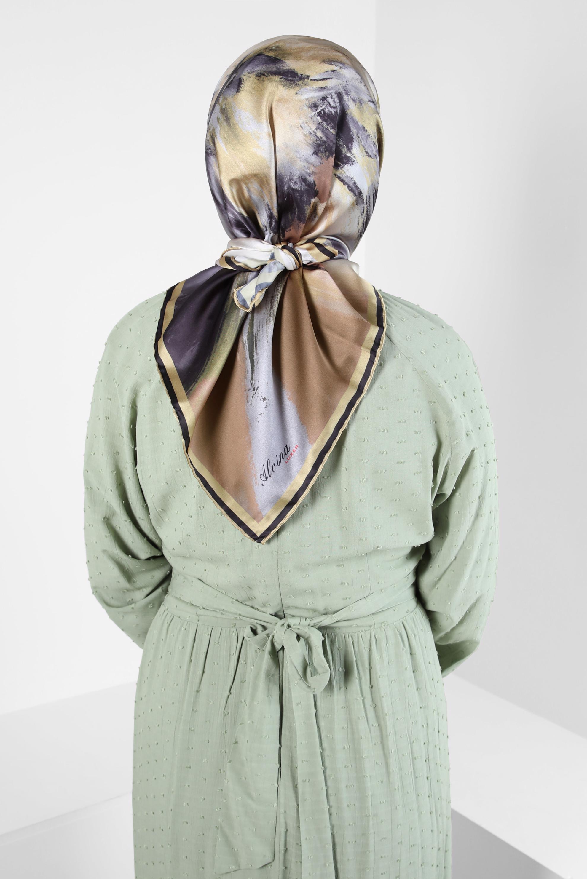 Tesettür giyim ALTIN ALVİNA DESENLİ EŞARP 8405