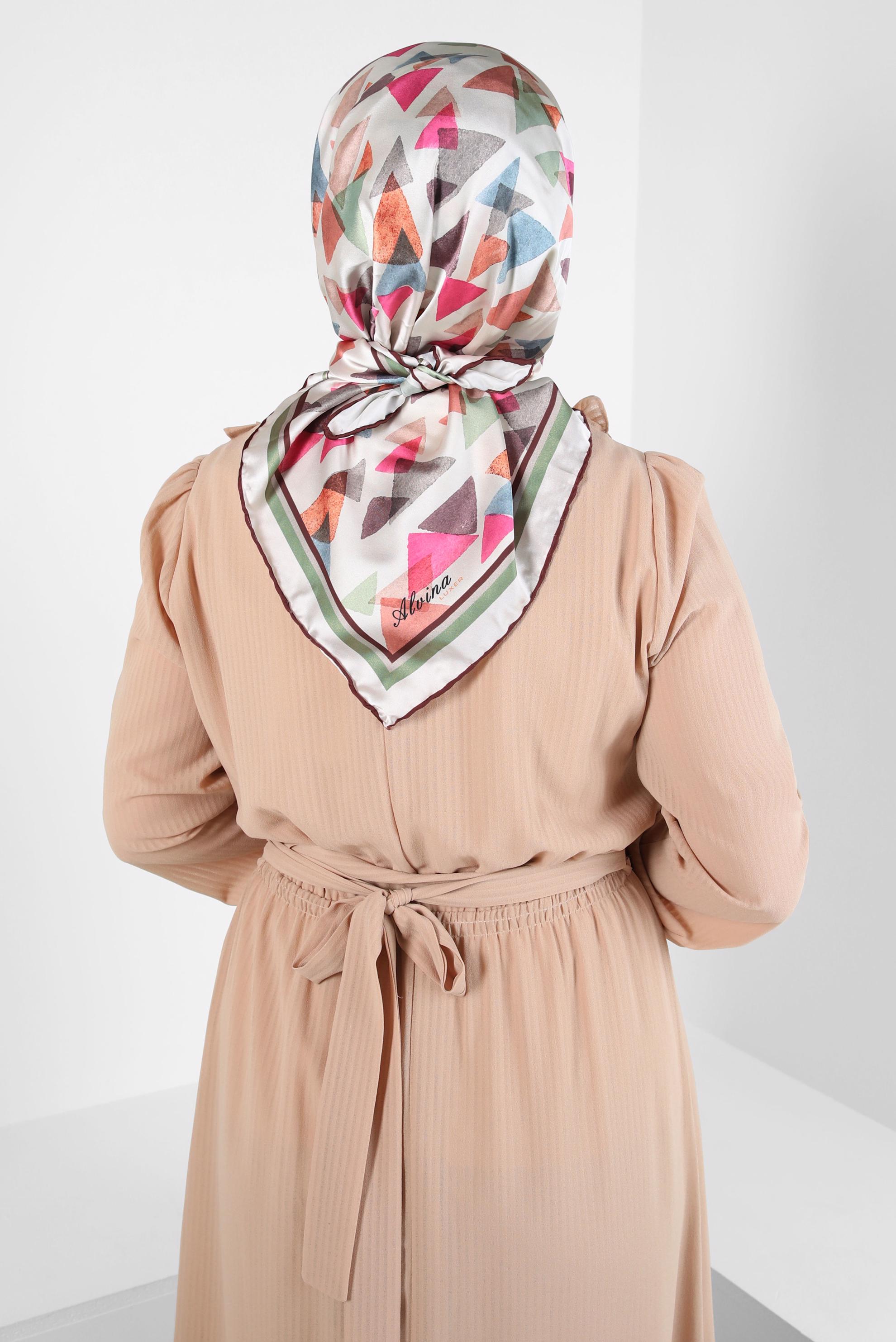 Tesettür giyim BEJ ALVİNA DESENLİ EŞARP 8408