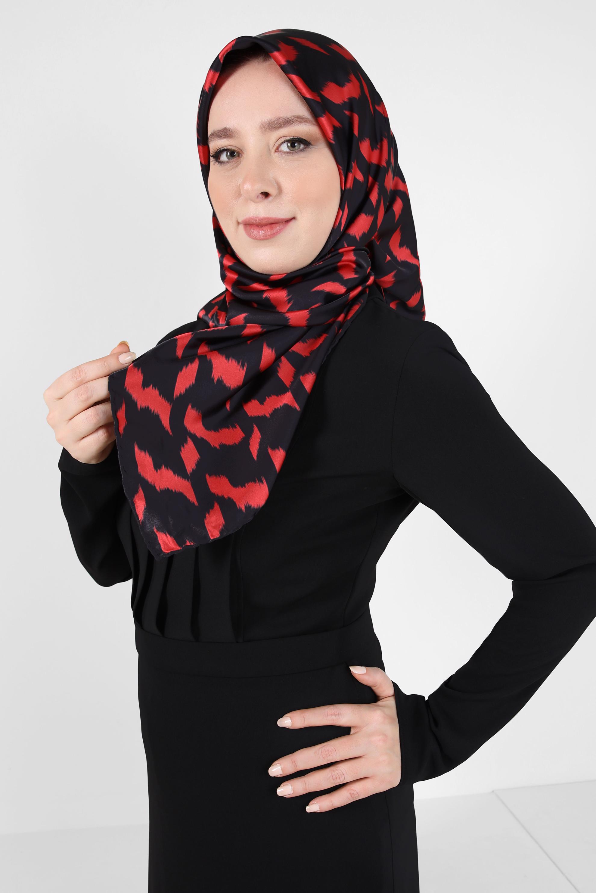 Tesettür giyim SİYAH ALVİNA DESENLİ EŞARP 8409