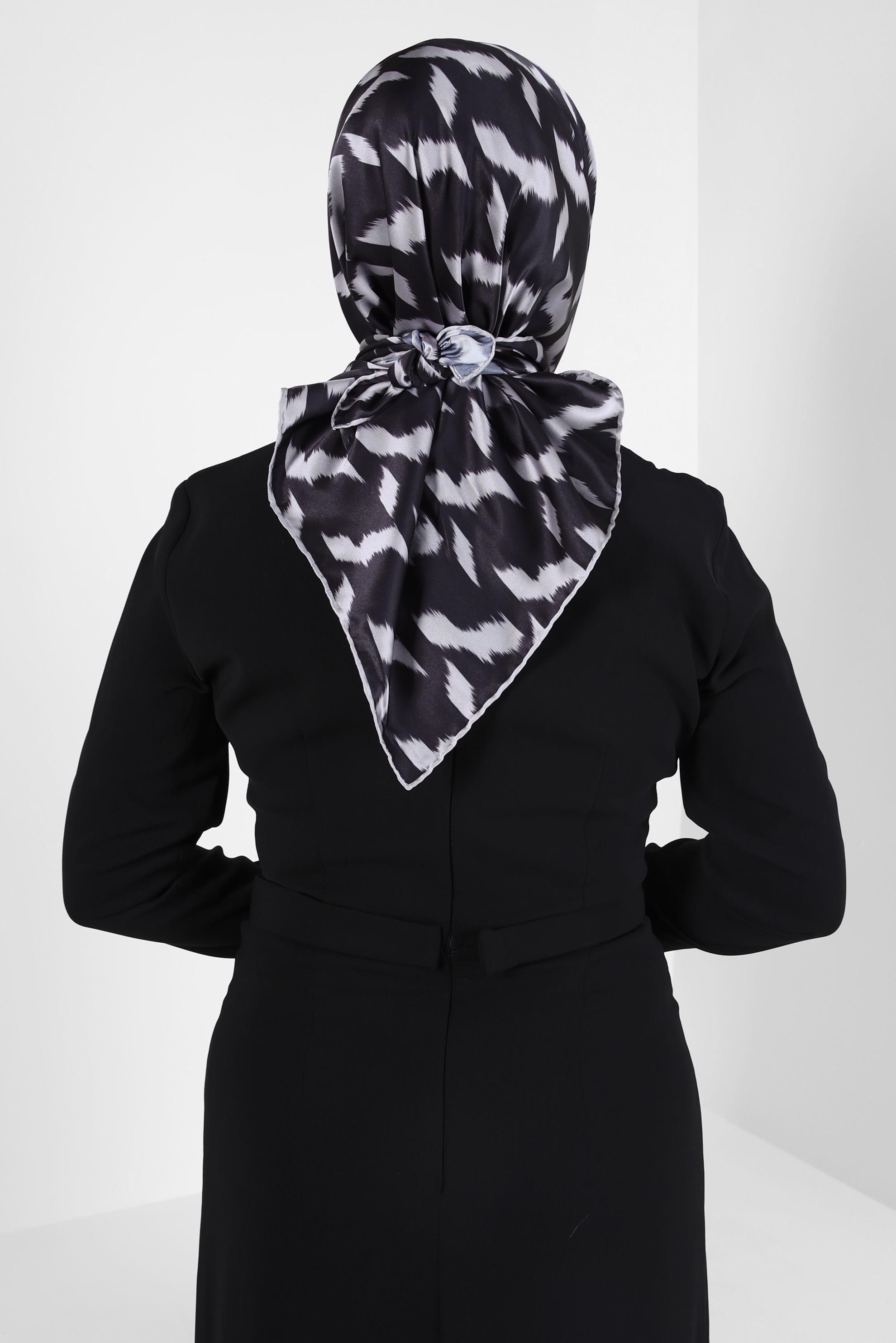 Tesettür giyim SİYAH ALVİNA DESENLİ EŞARP 8409