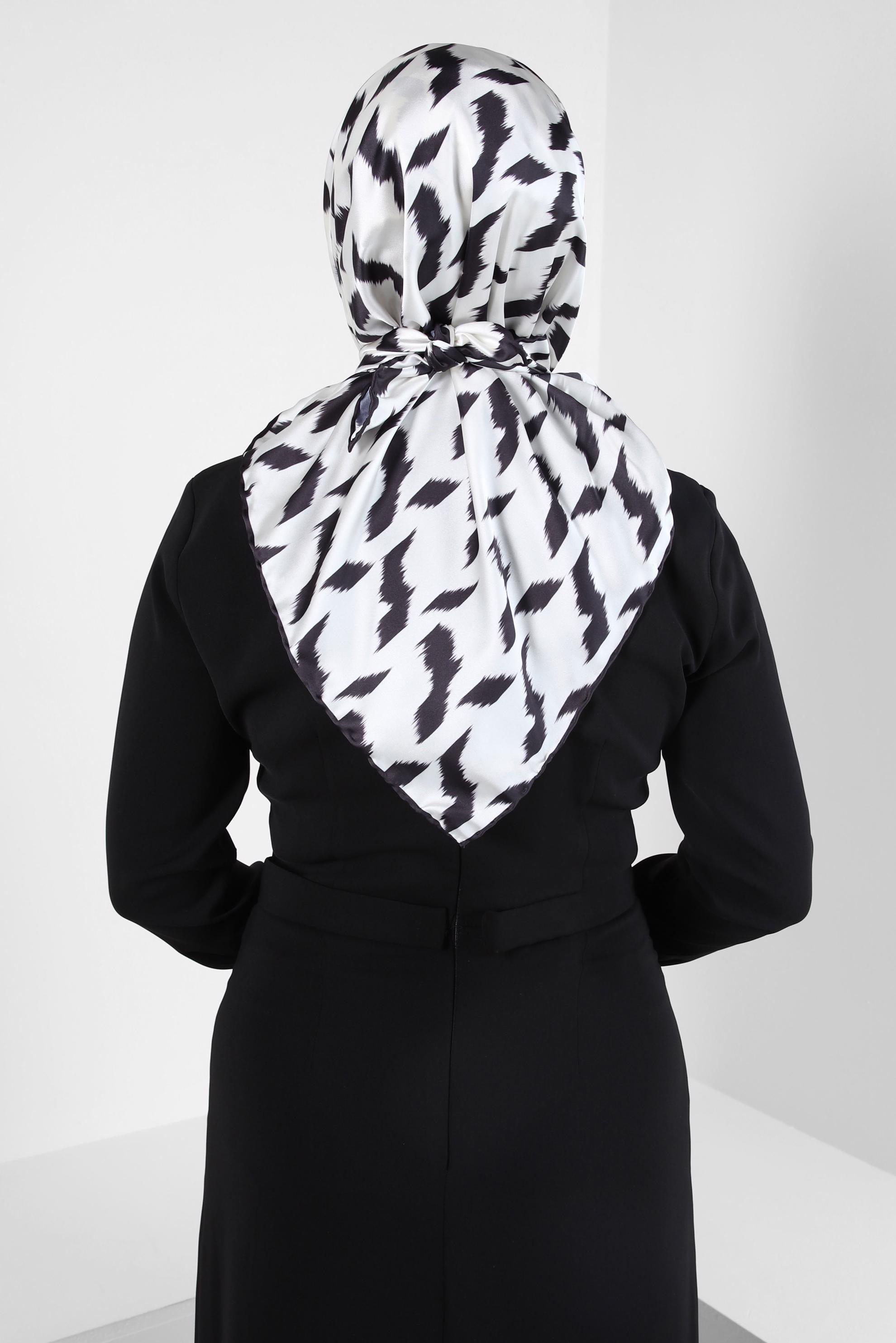 Tesettür giyim BEYAZ ALVİNA DESENLİ EŞARP 8409