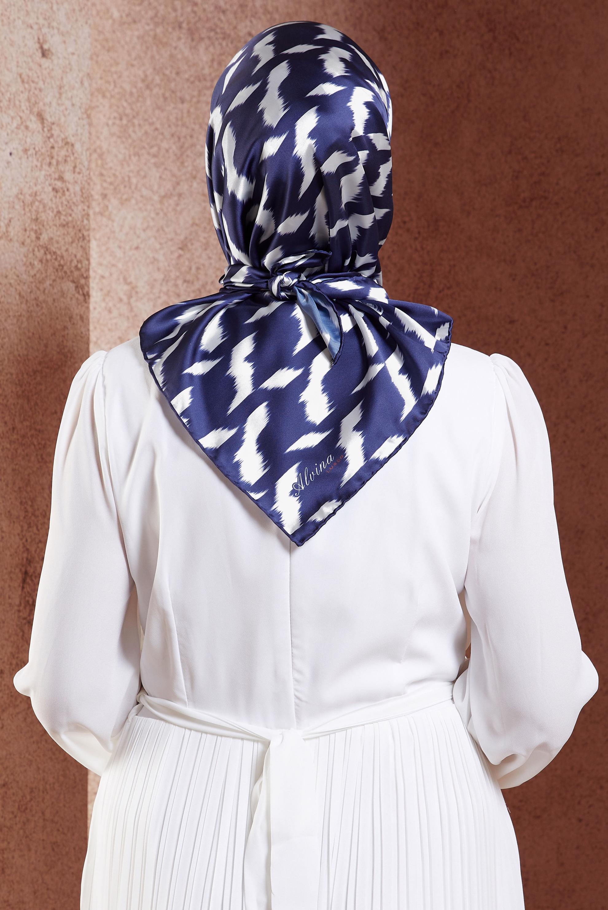 Tesettür giyim LACİVERT ALVİNA DESENLİ EŞARP 8409