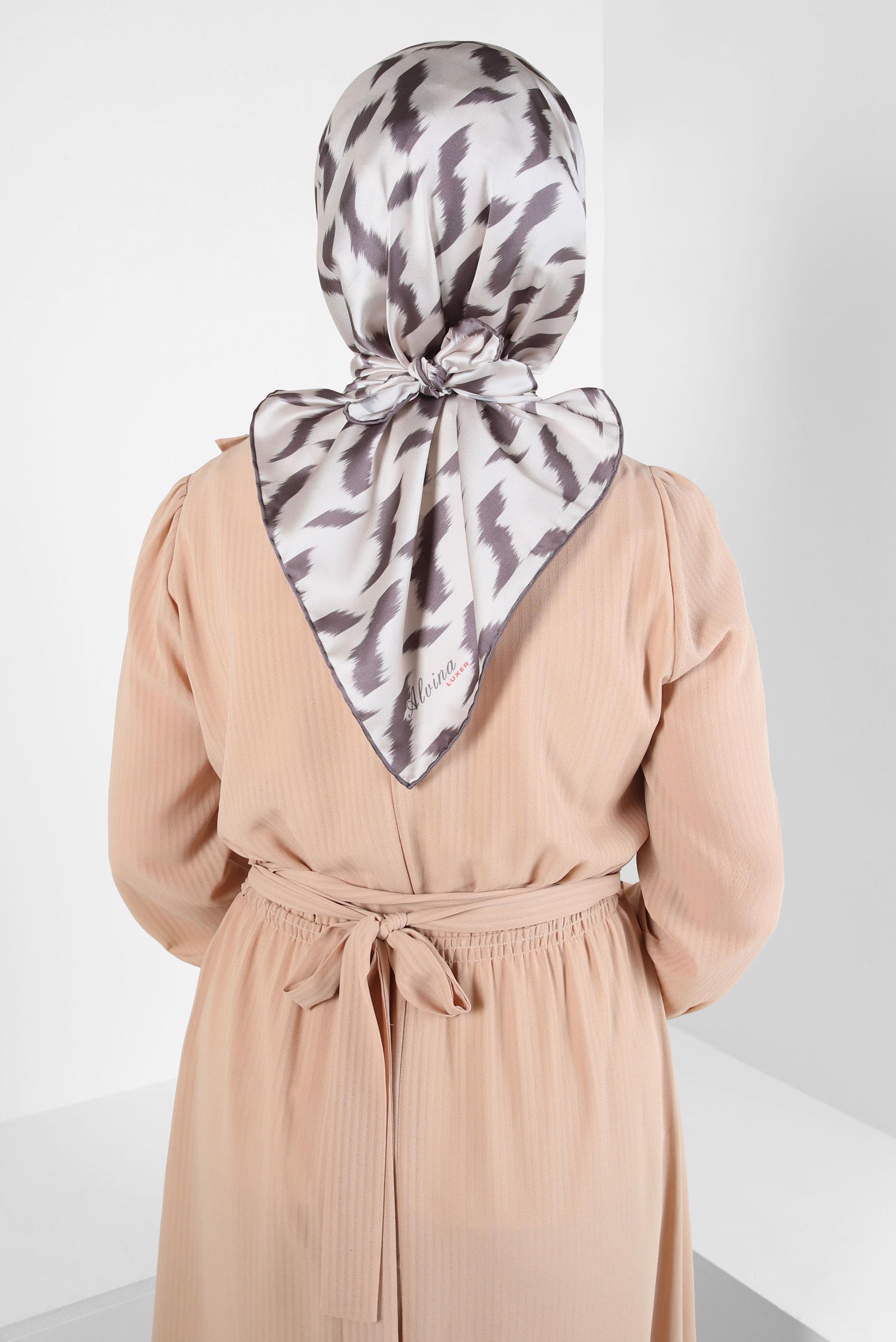 Tesettür giyim GRİ ALVİNA DESENLİ EŞARP 8409