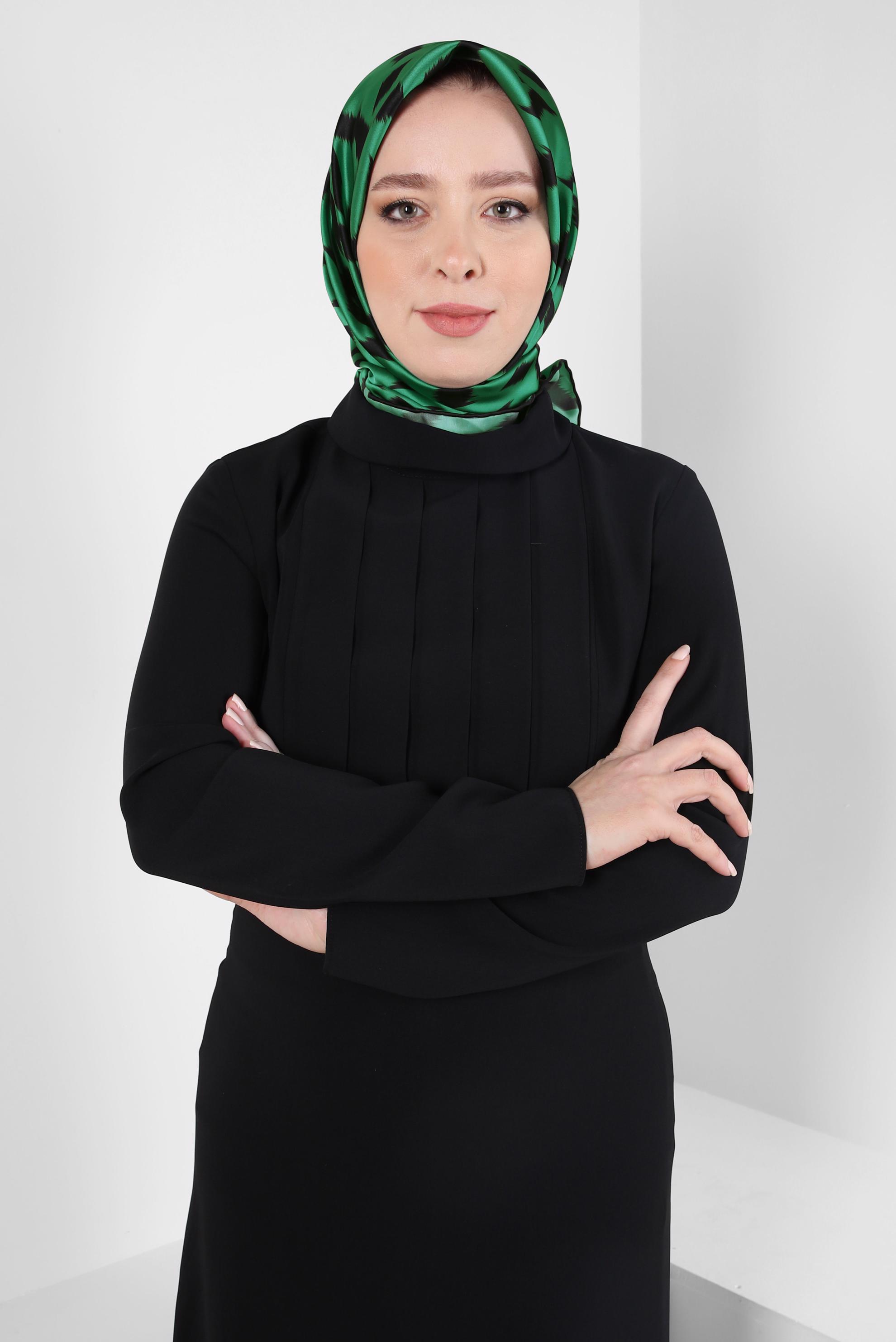 Tesettür giyim SİYAH ALVİNA DESENLİ EŞARP 8409