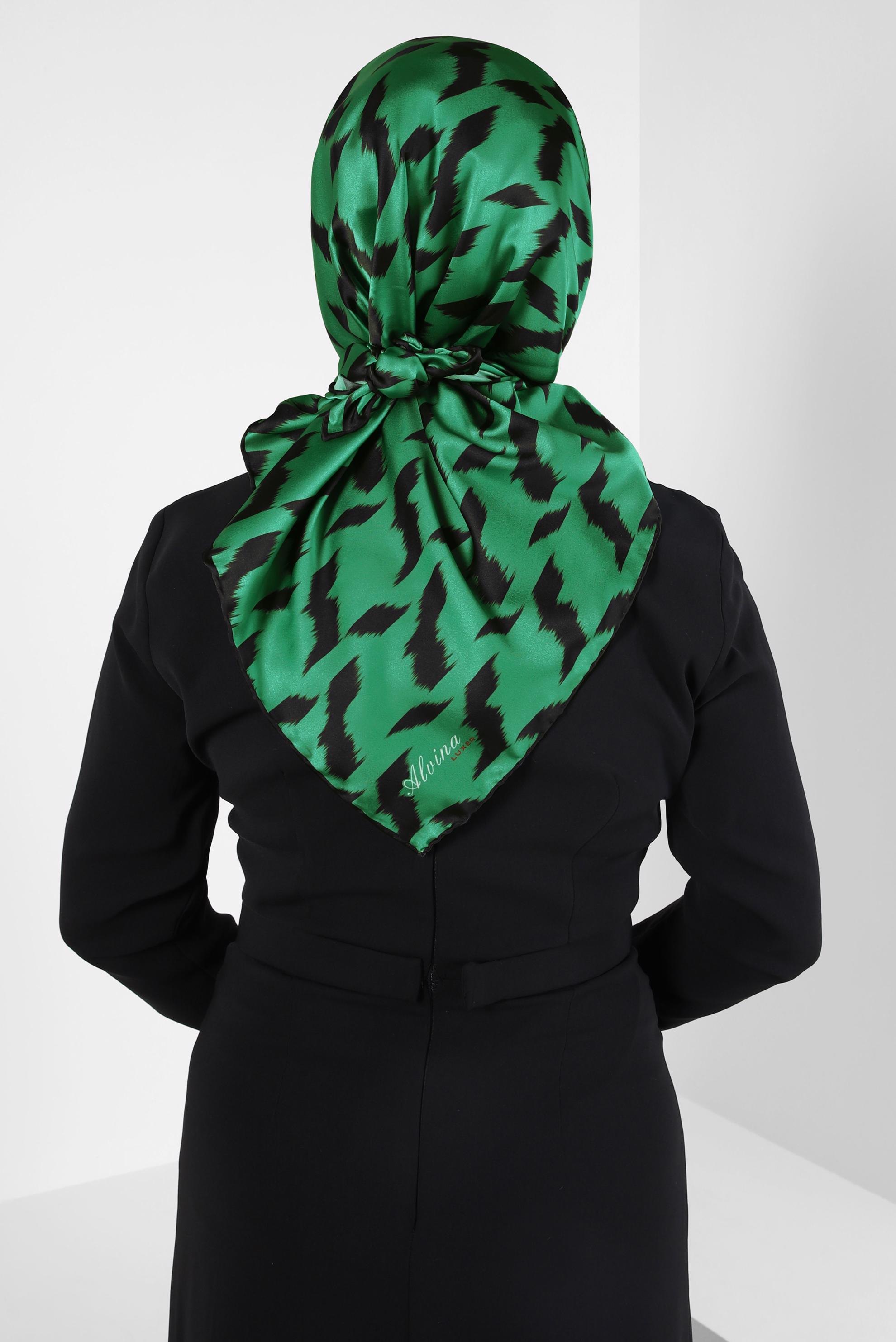 Tesettür giyim SİYAH ALVİNA DESENLİ EŞARP 8409