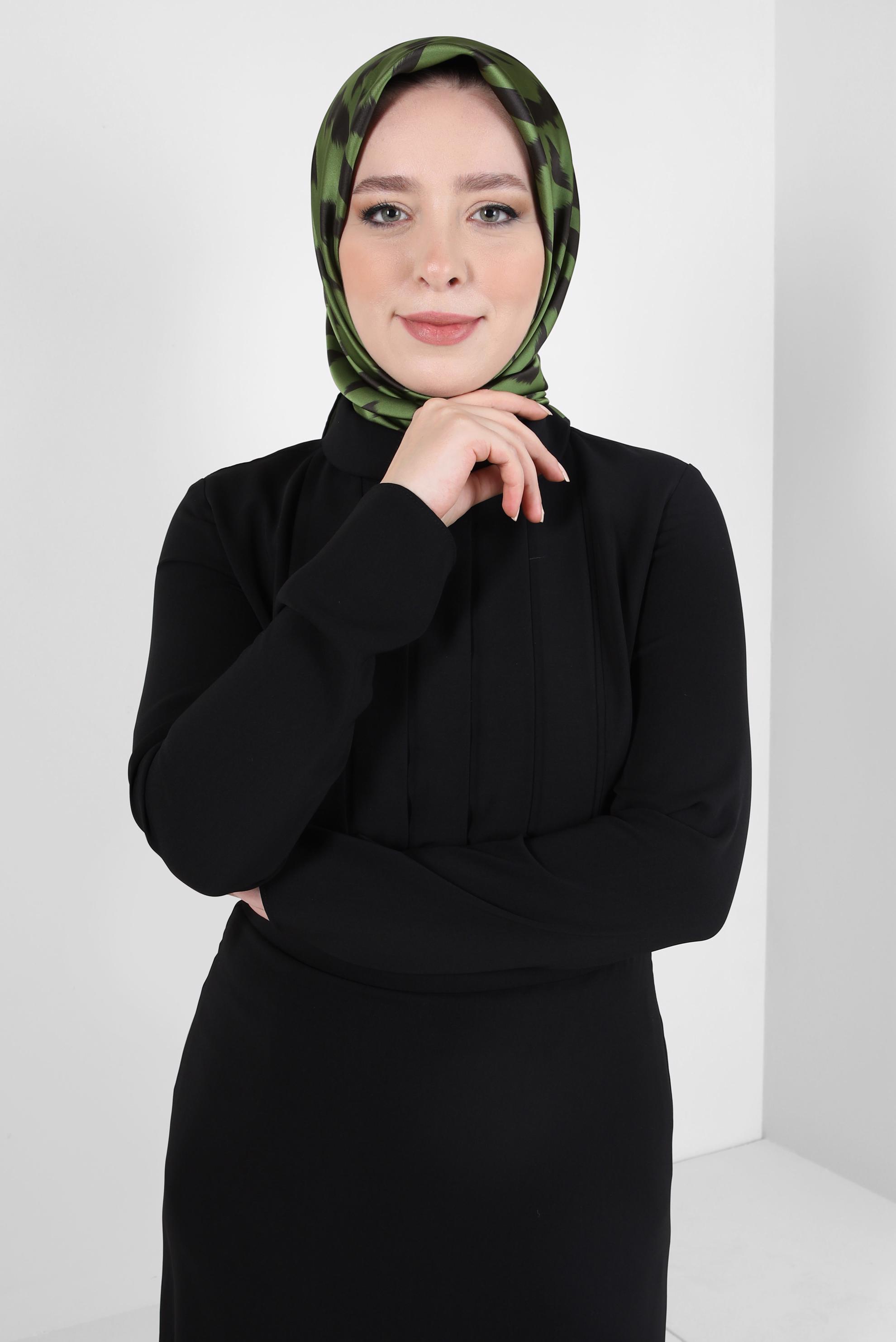 Tesettür giyim SİYAH ALVİNA DESENLİ EŞARP 8409
