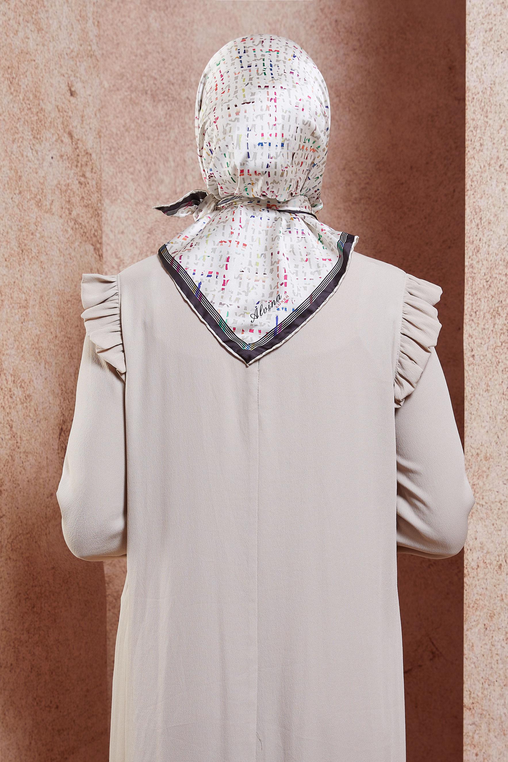 Tesettür giyim BEJ ALVİNA DESENLİ EŞARP 8412