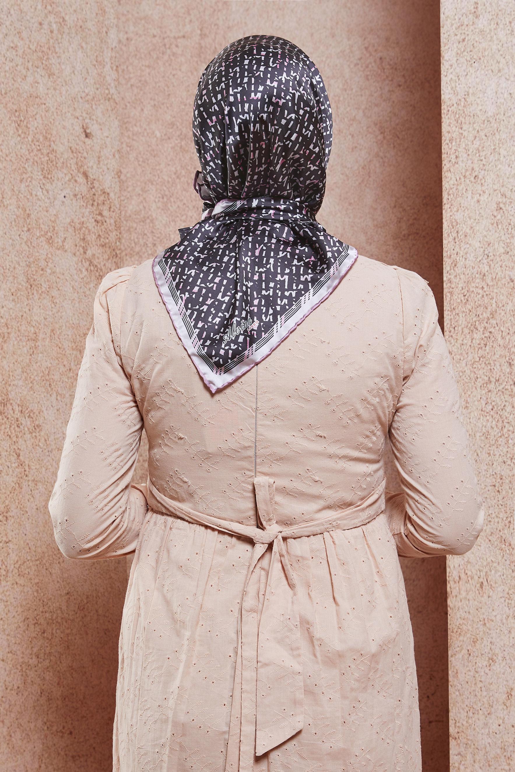 Tesettür giyim PUDRA ALVİNA DESENLİ EŞARP 8412