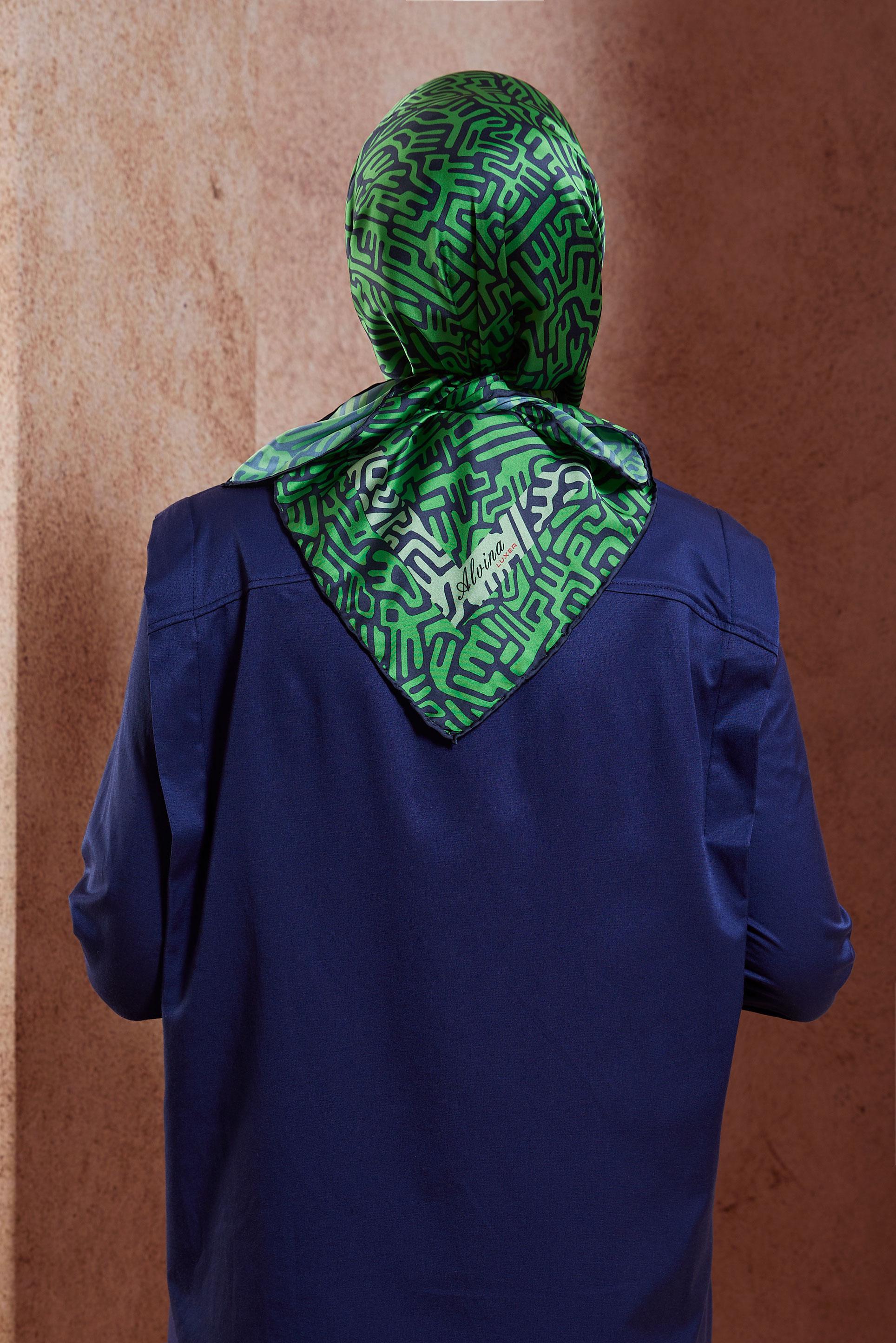 Tesettür giyim LACİVERT ALVİNA DESENLİ EŞARP 8414