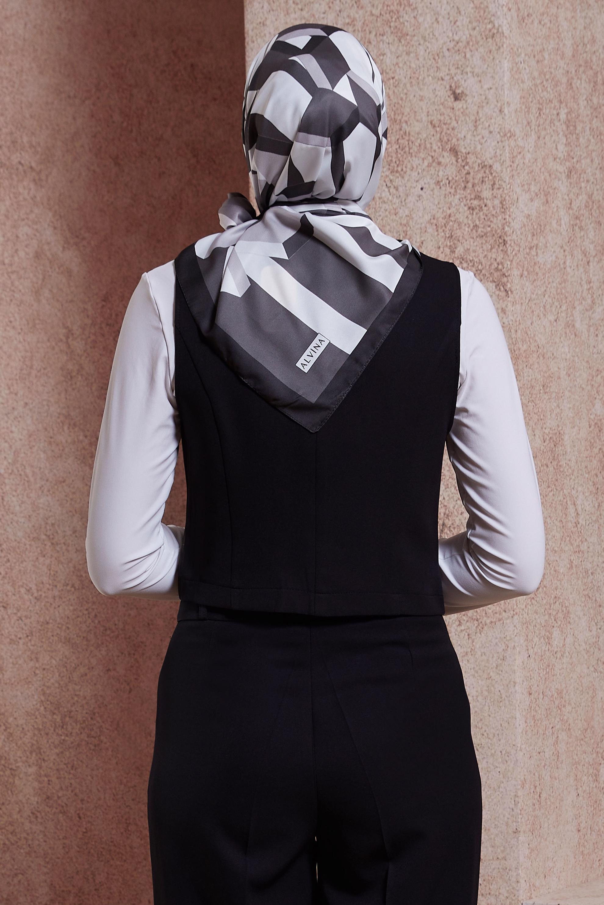 Tesettür giyim SİYAH ALVİNA DESENLİ EŞARP 8424