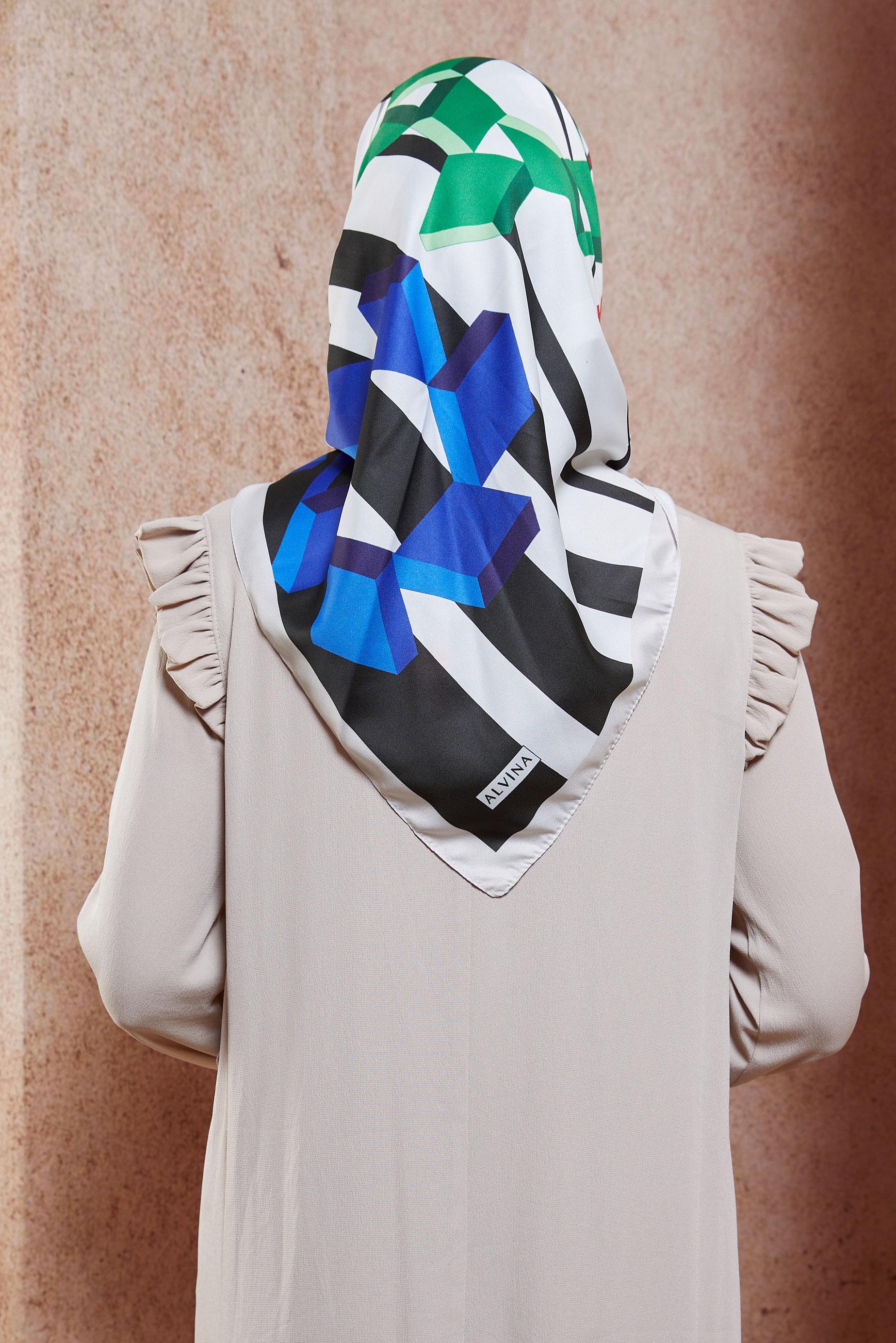 Tesettür giyim EKRU ALVİNA DESENLİ EŞARP 8424