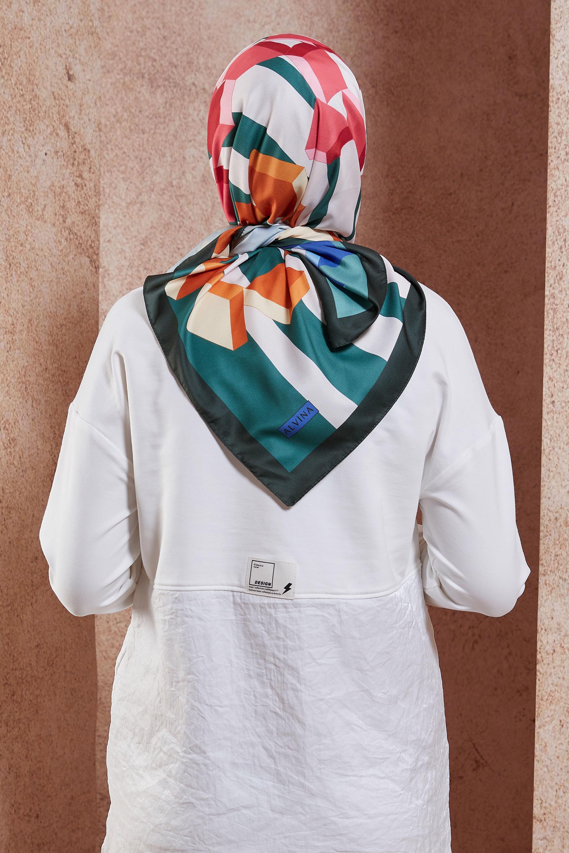 Tesettür giyim HAKİ ALVİNA DESENLİ EŞARP 8424