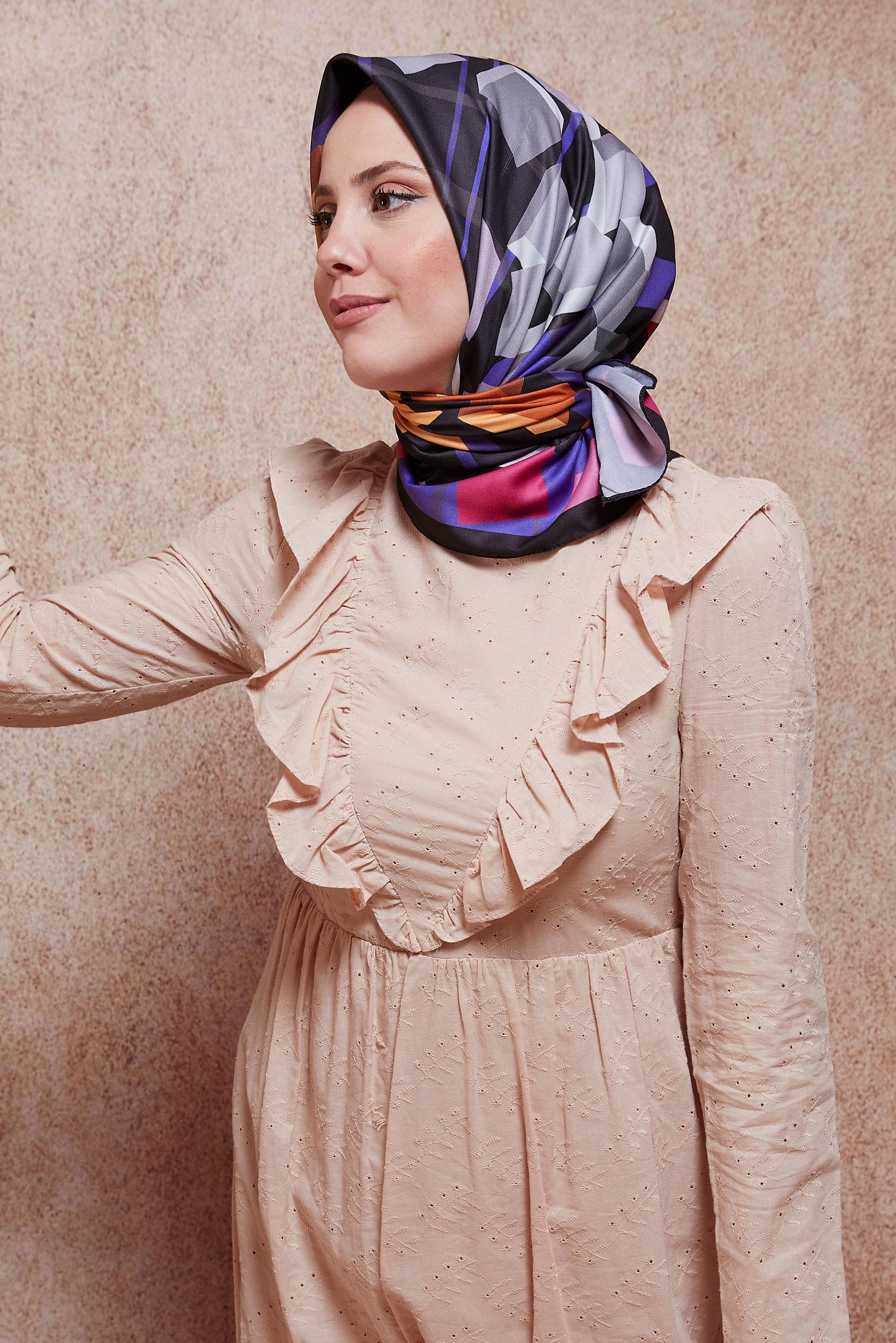 Tesettür giyim SİYAH ALVİNA DESENLİ EŞARP 8424