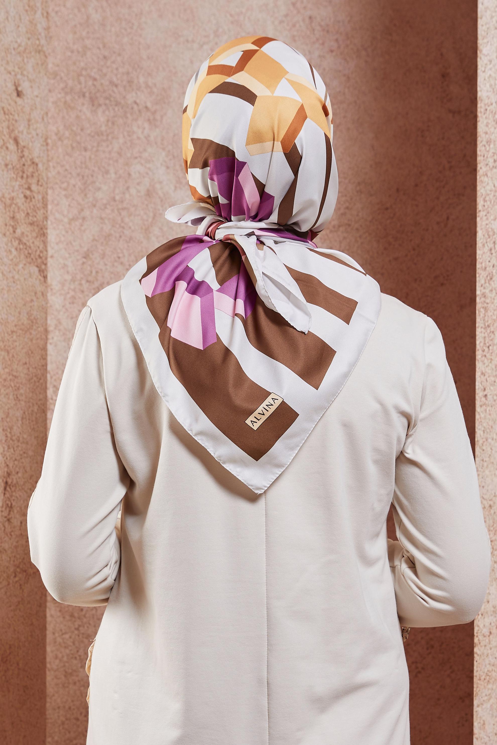 Tesettür giyim BEJ ALVİNA DESENLİ EŞARP 8424