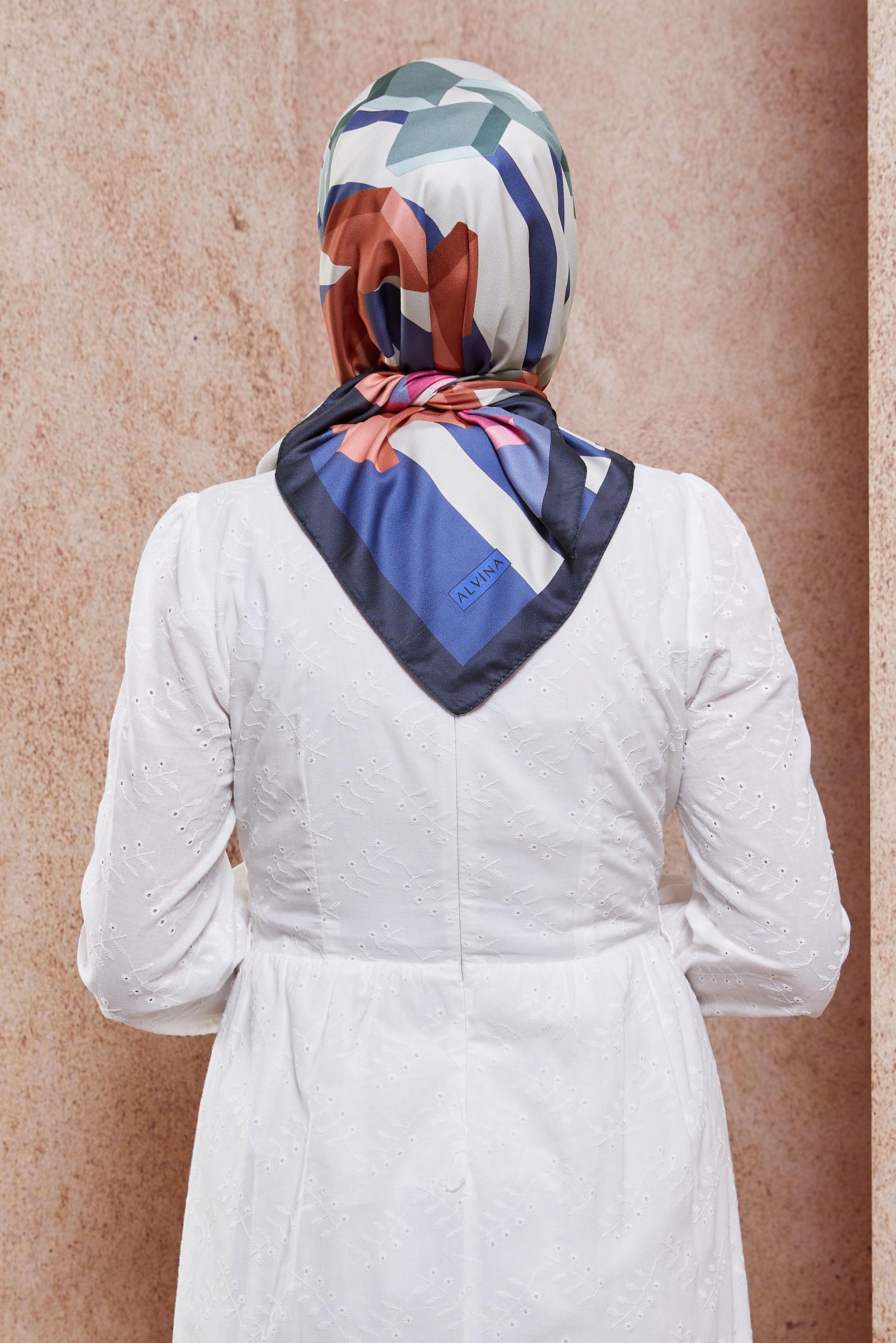 Tesettür giyim LACİVERT ALVİNA DESENLİ EŞARP 8424